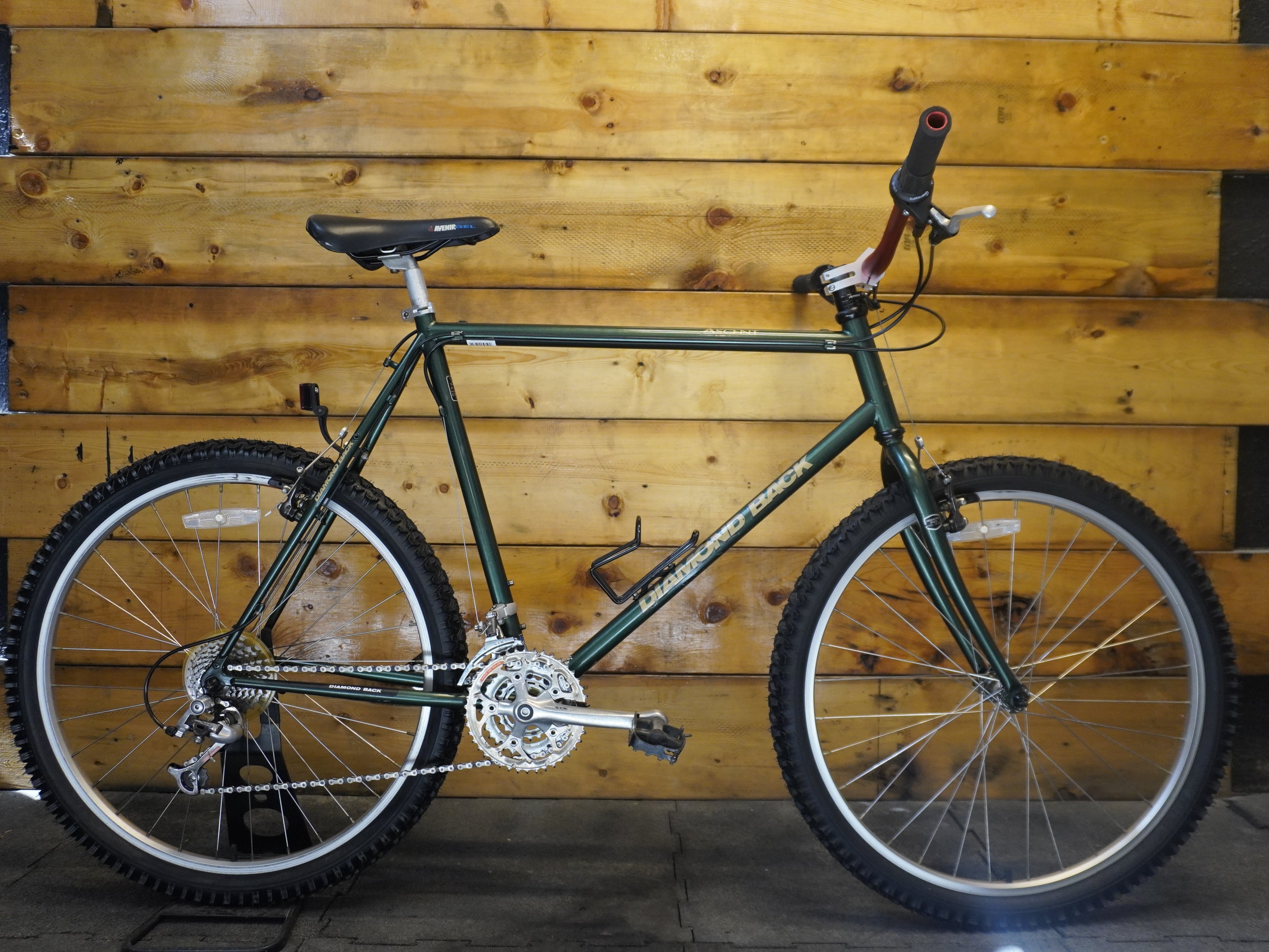 RENT Diamond Back Ascent Hybrid Bike