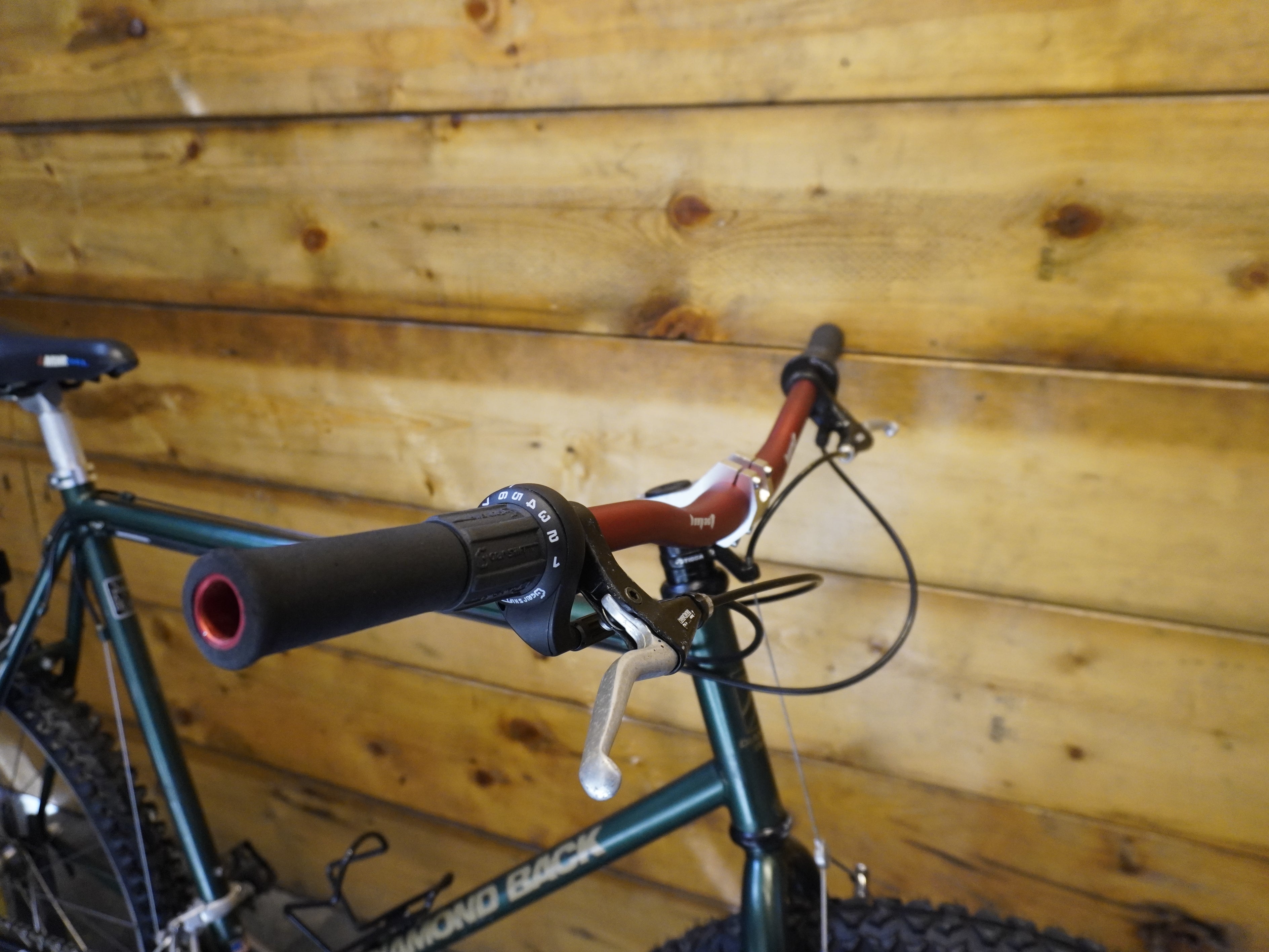 Diamond Back Ascent Hybrid Bike