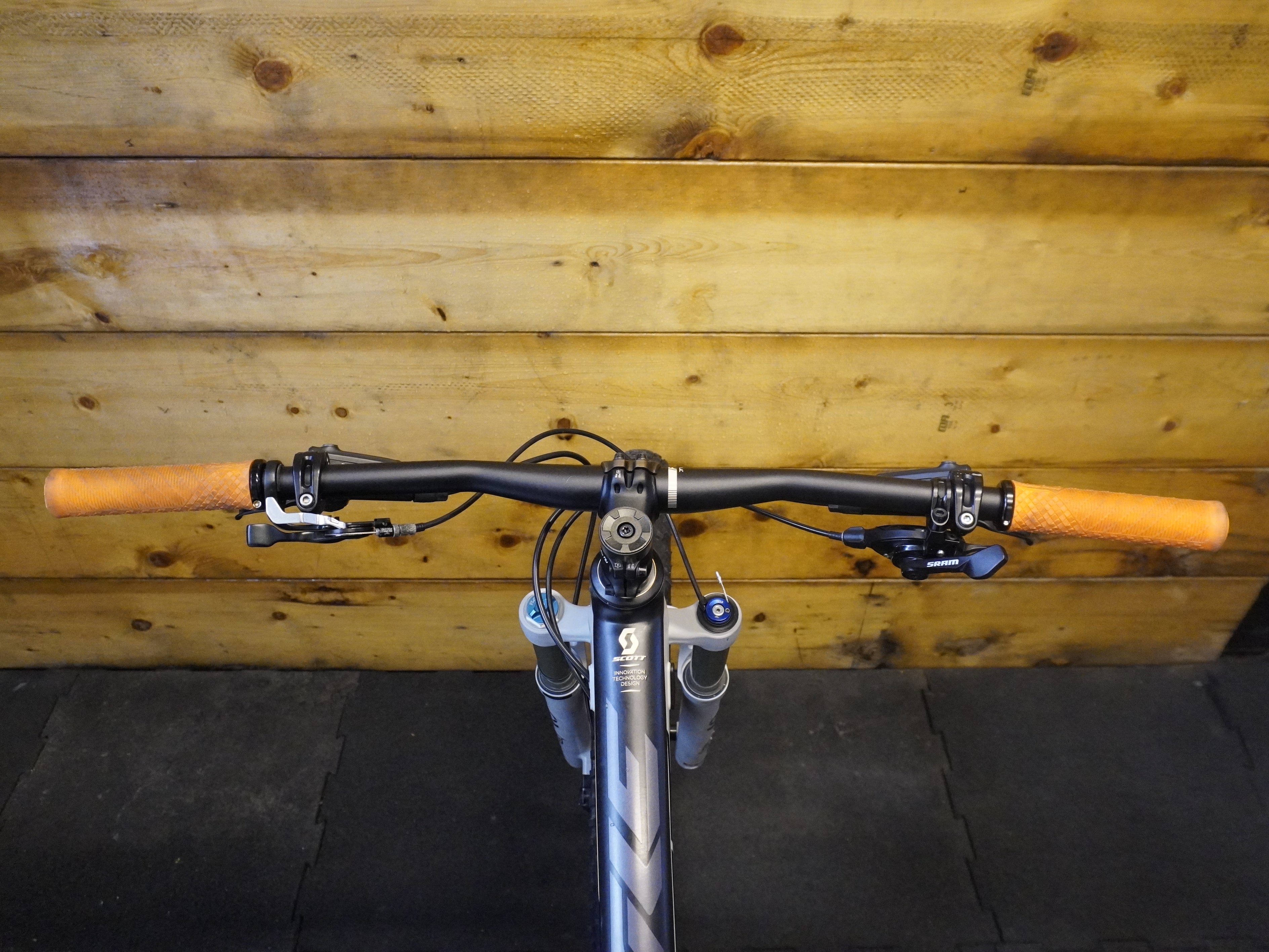 Scott Scale 710 Plus Mountain Bike