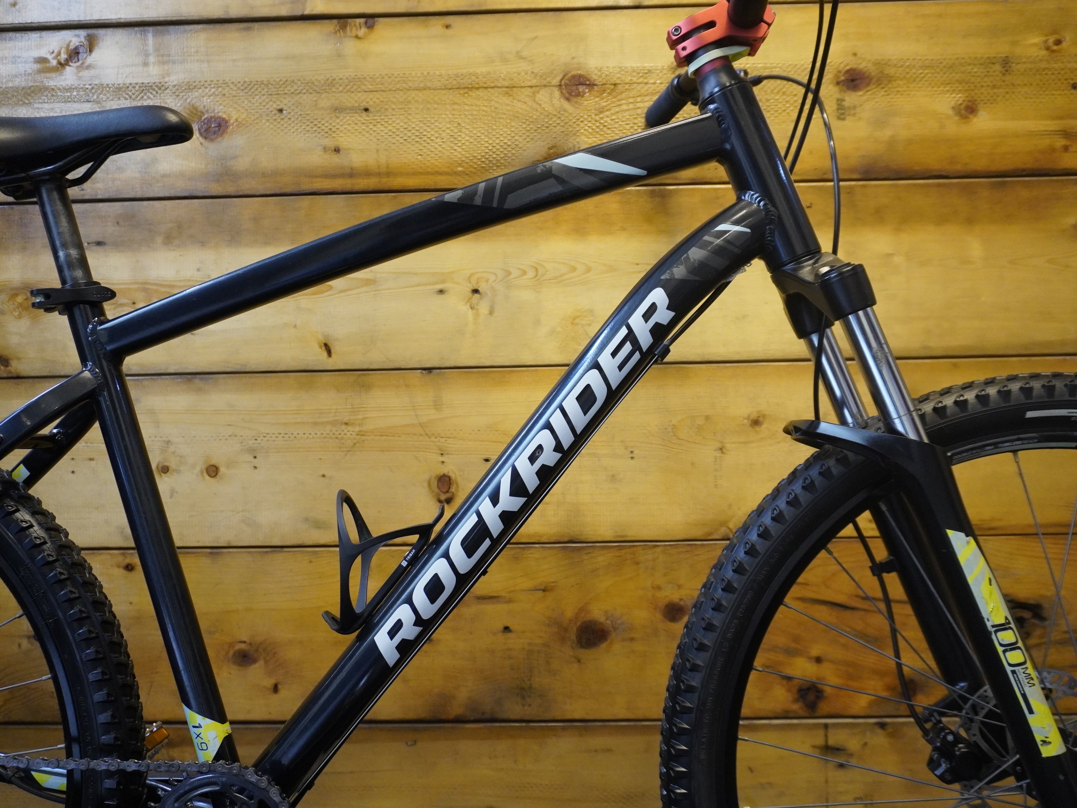 RENT B'Twin Rockrider ST-530 Mountain Bike