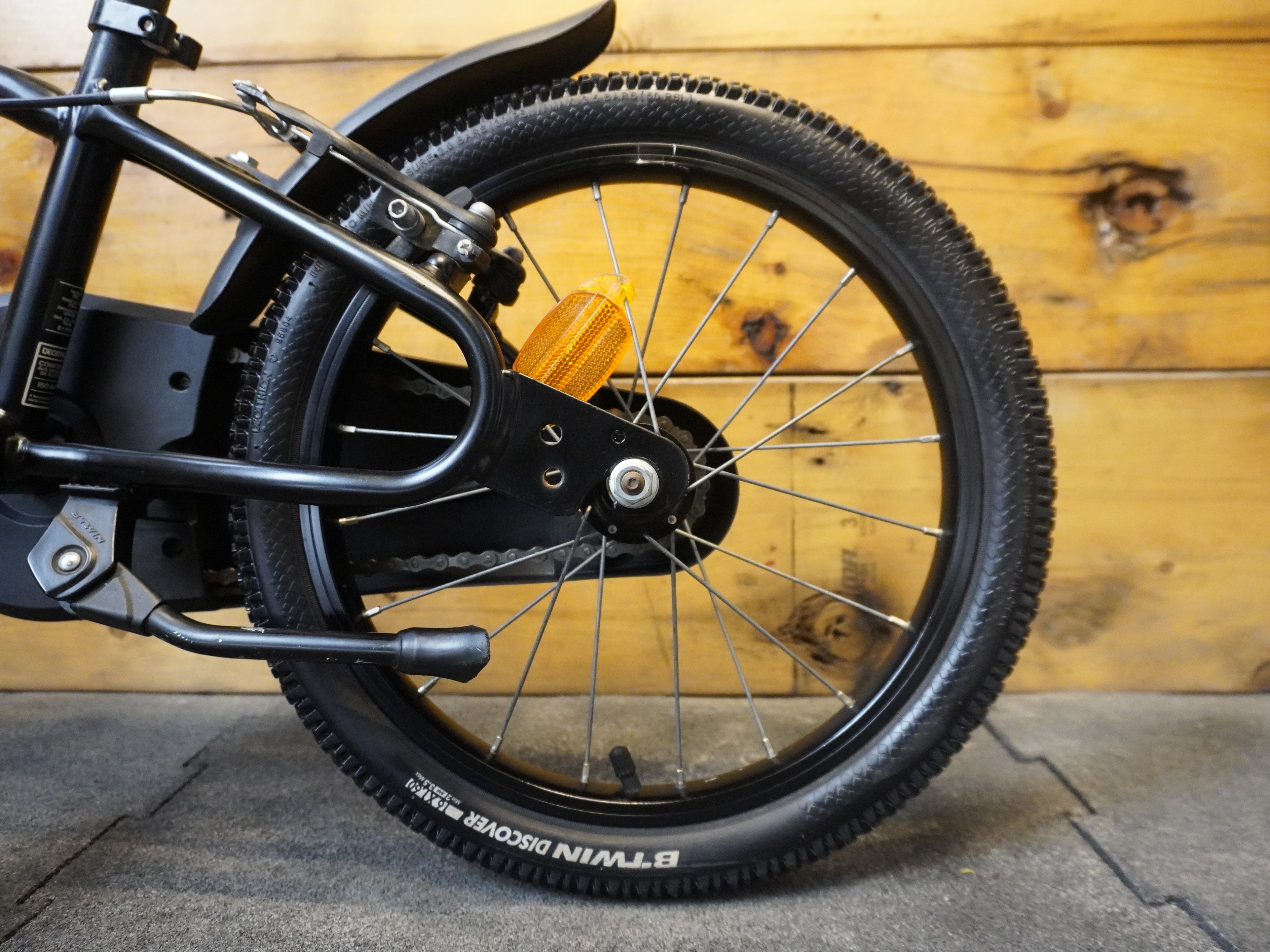 RENT B'twin Dark Hero 500 Kids Bike