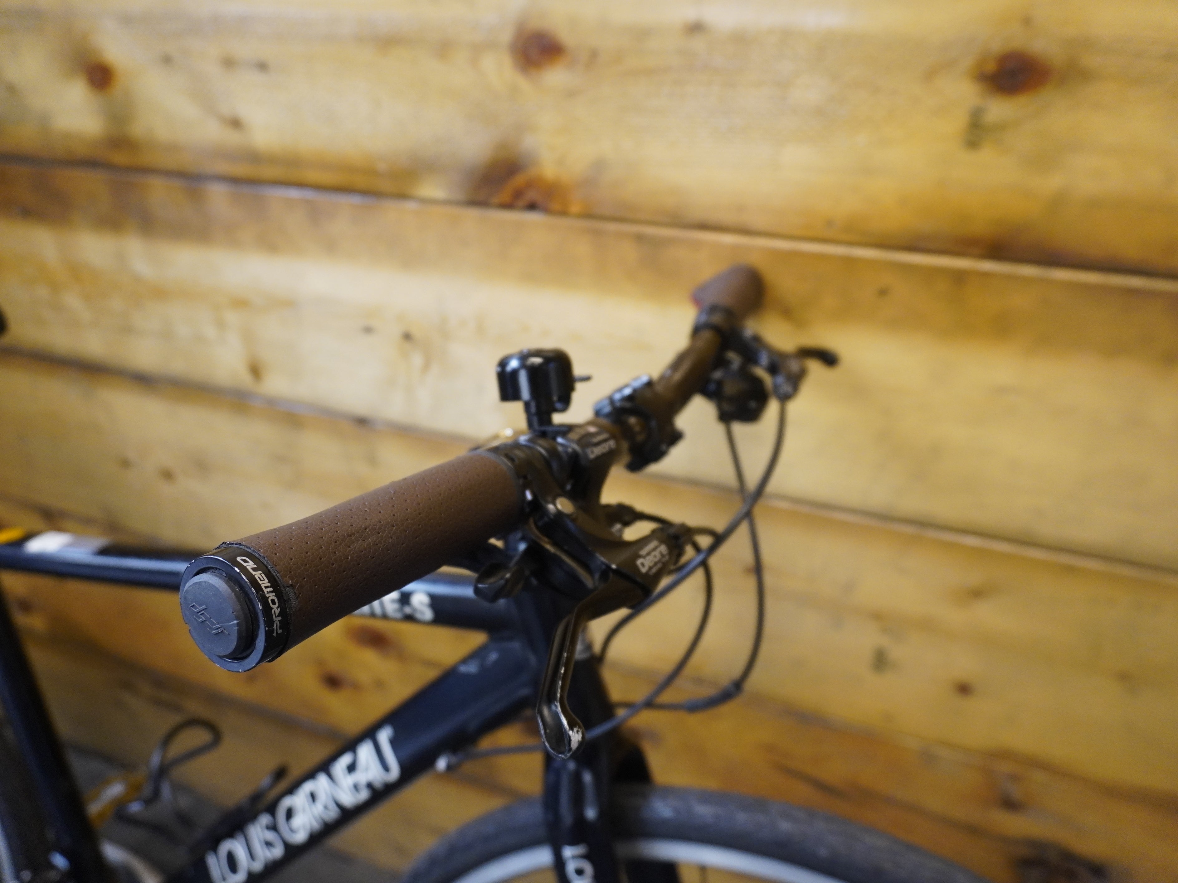 RENT Louis Garneau TR-Lite-S Hybrid bike