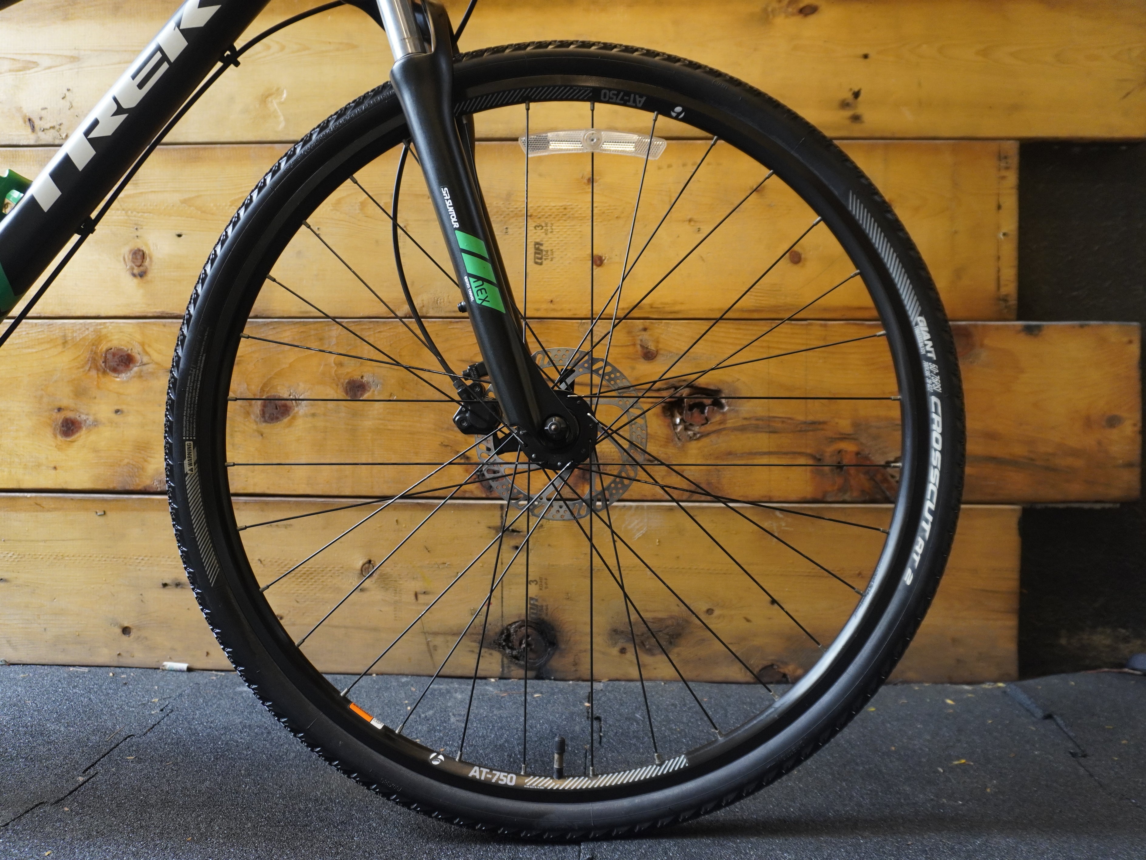 Trek Dual Sport 2 Hybrid Bike