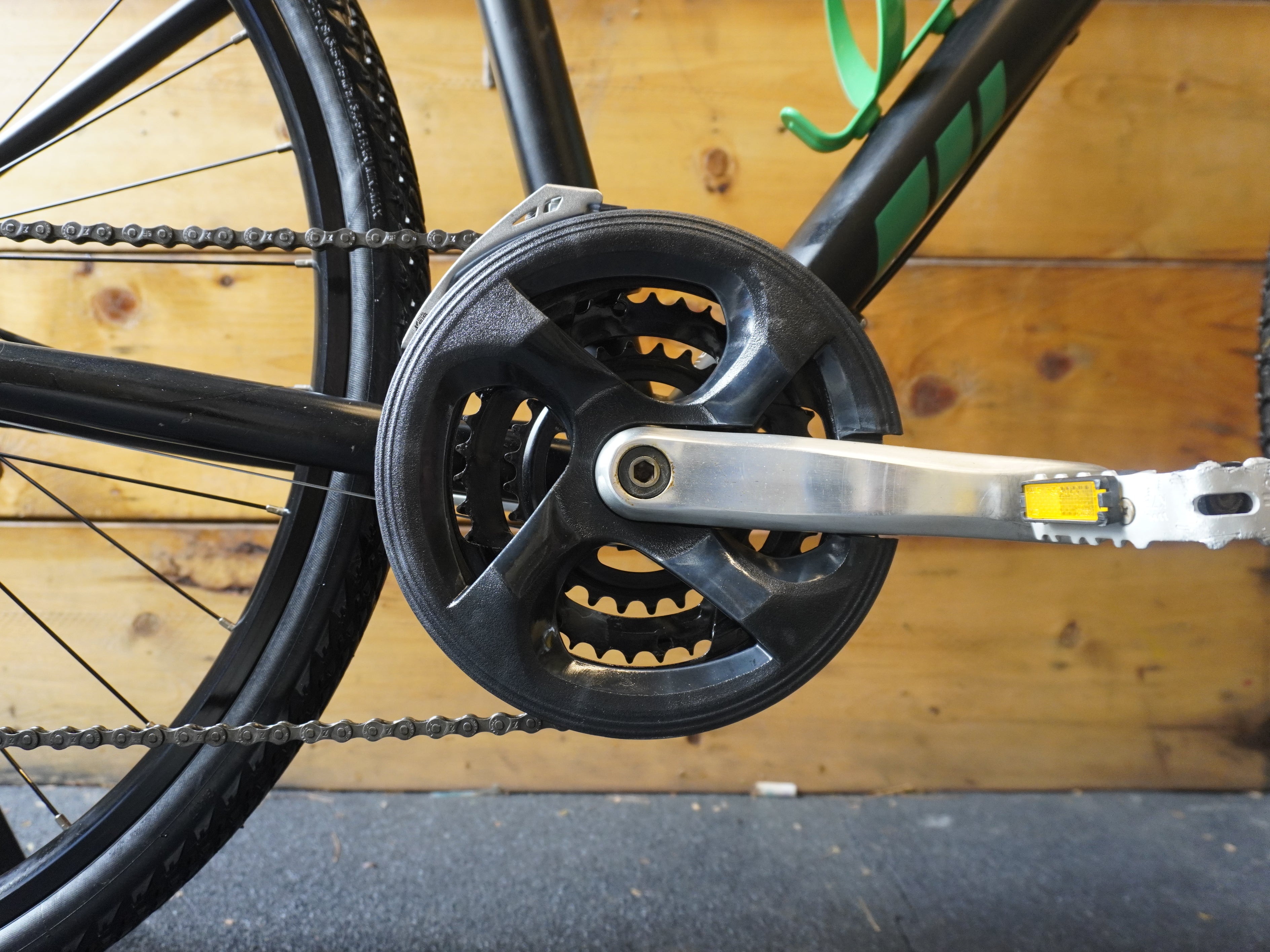 Trek Dual Sport 2 Hybrid Bike