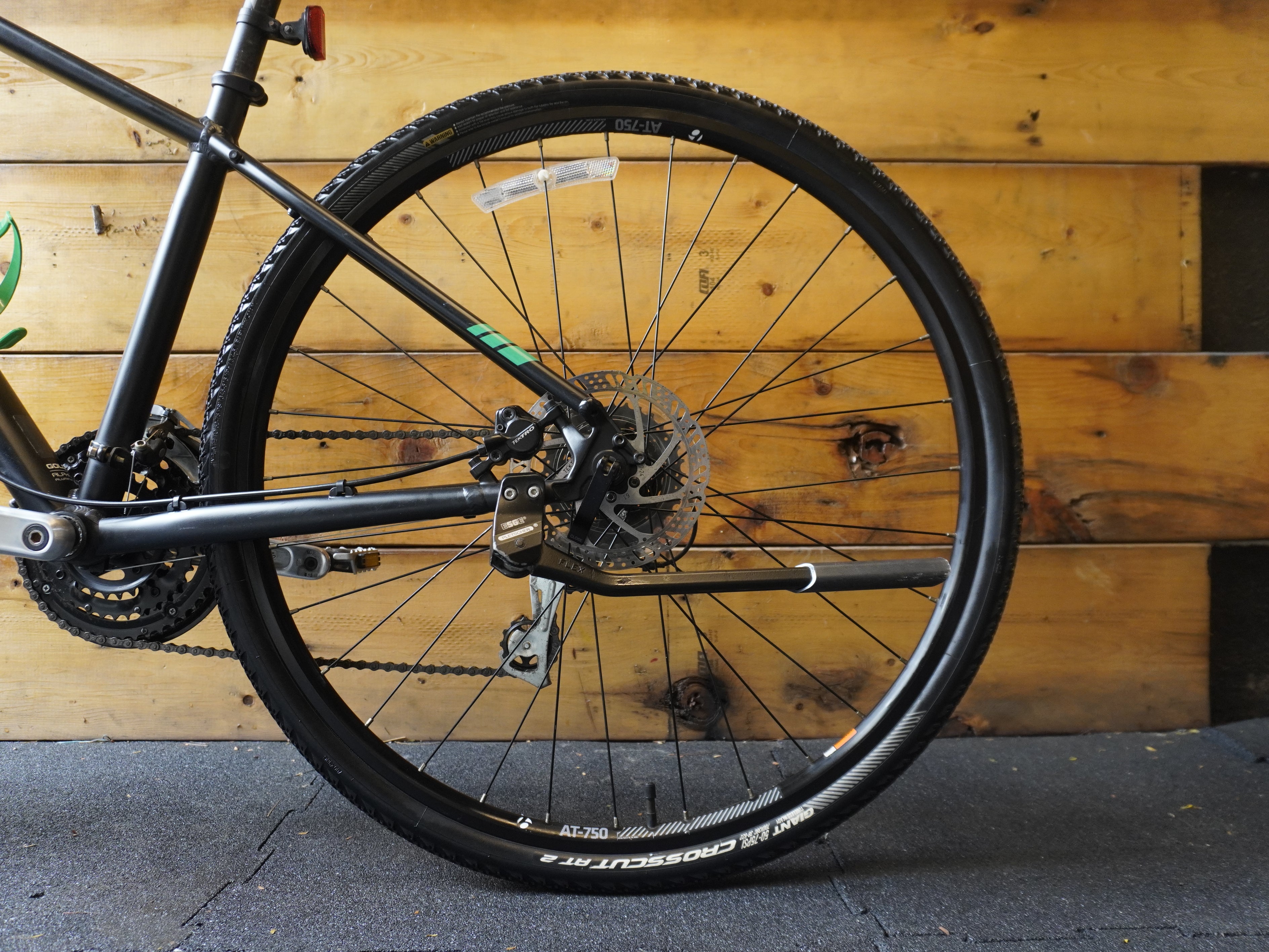 Trek Dual Sport 2 Hybrid Bike