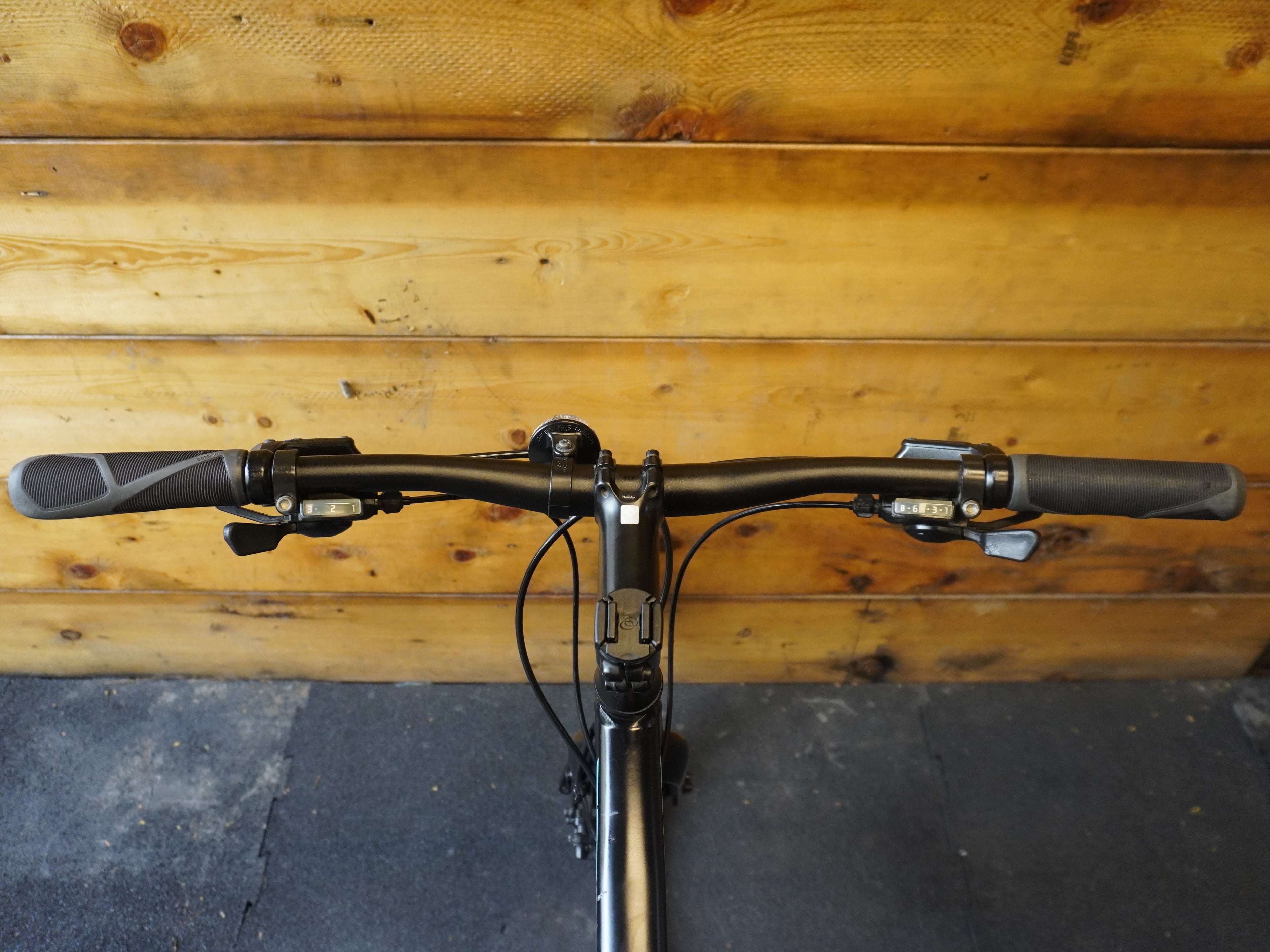 Trek FX2 Hybrid Bike