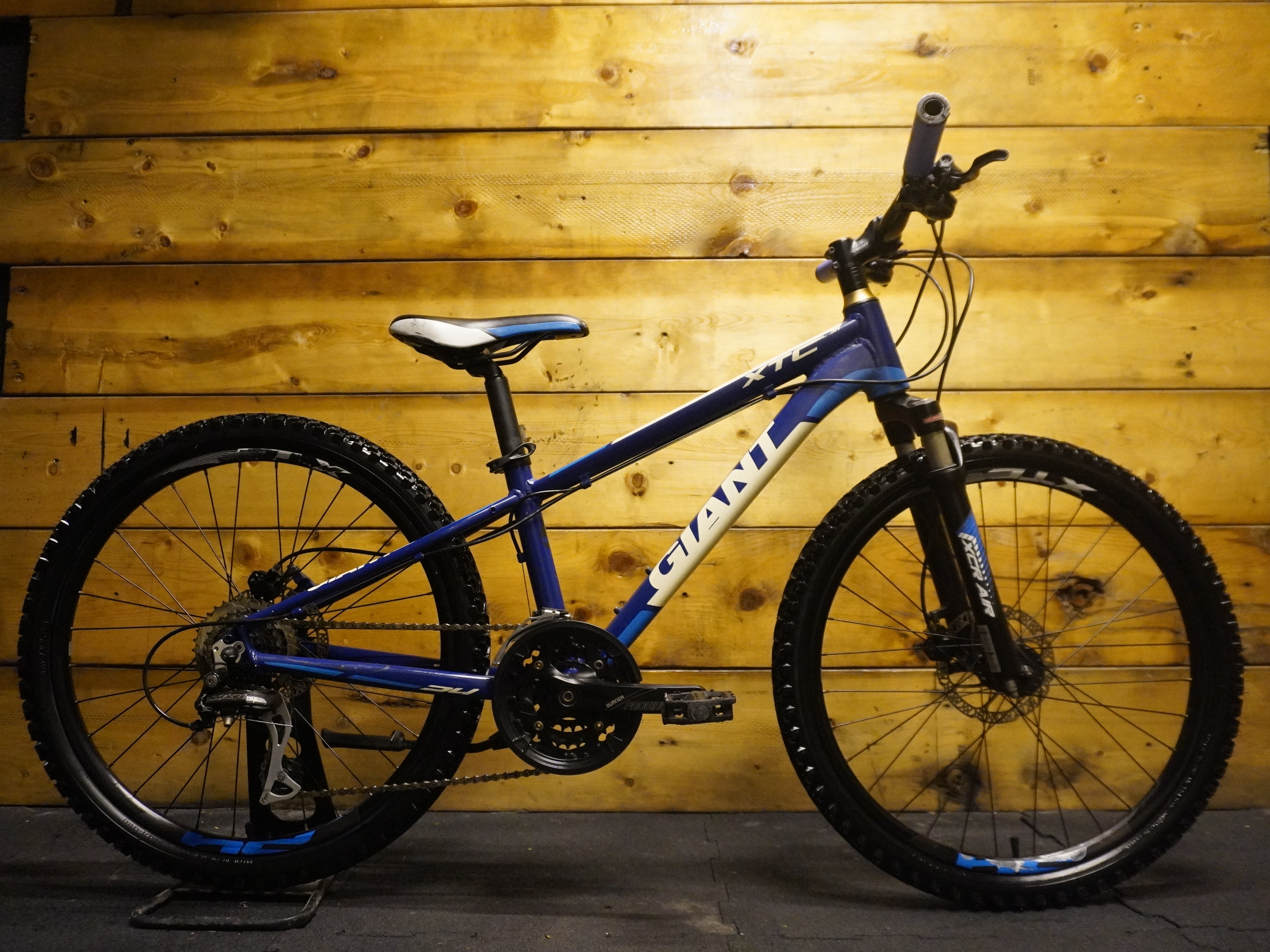 RENT Giant XTC Sl Jr 24 kids Bike