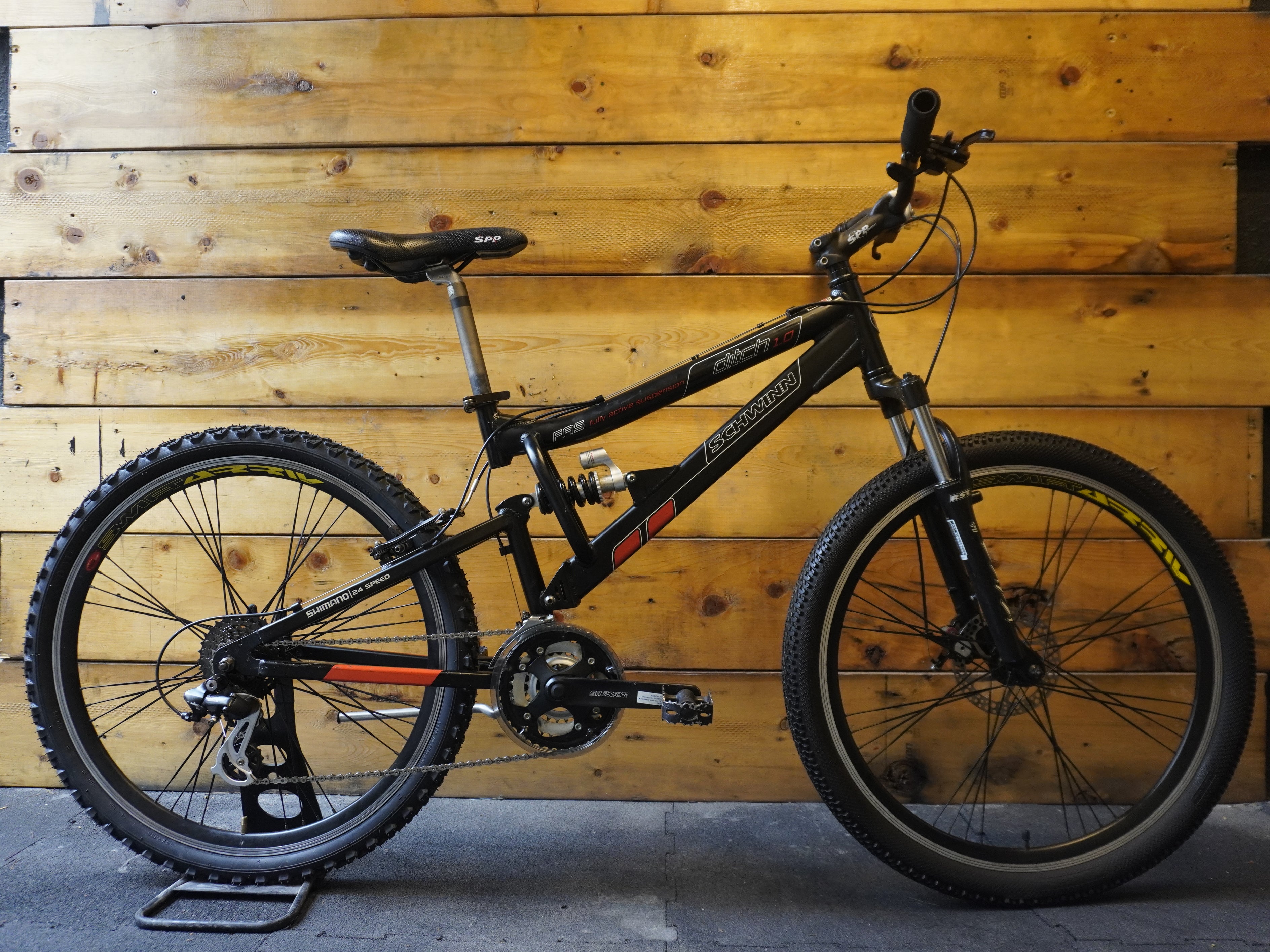 Schwinn Ditch 1.0 Mountain Bike