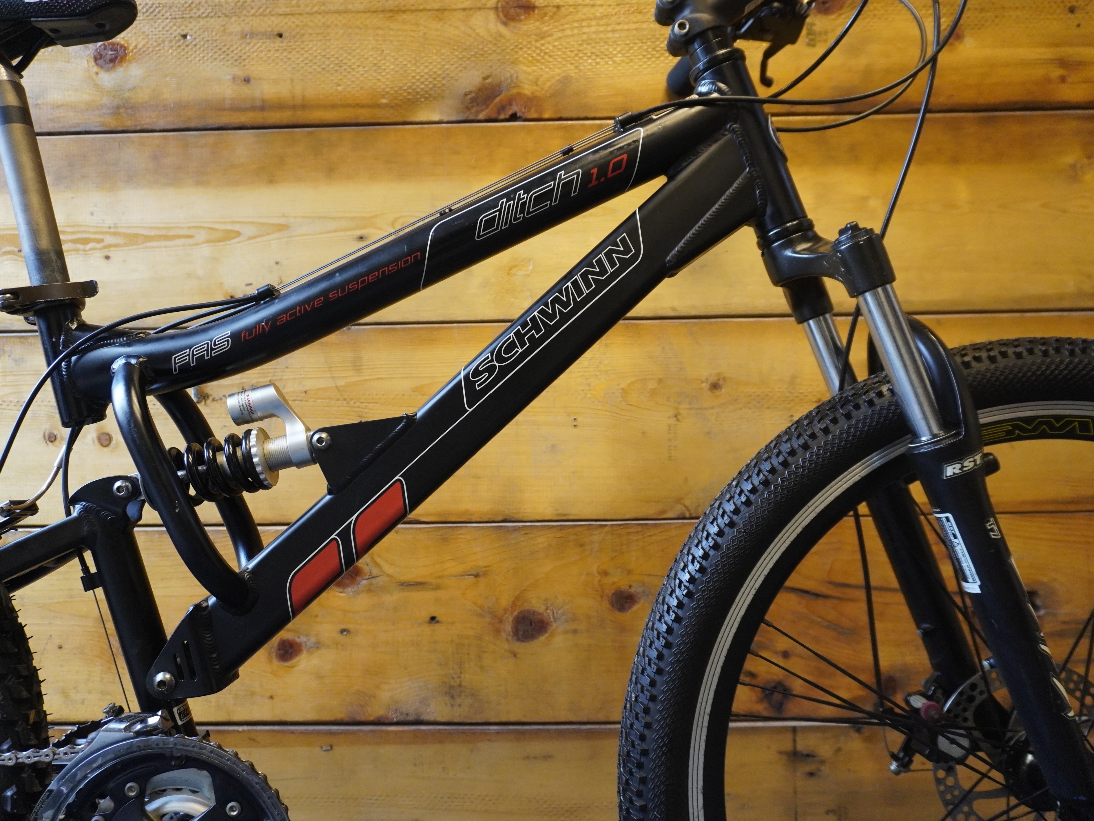 Schwinn Ditch 1.0 Mountain Bike