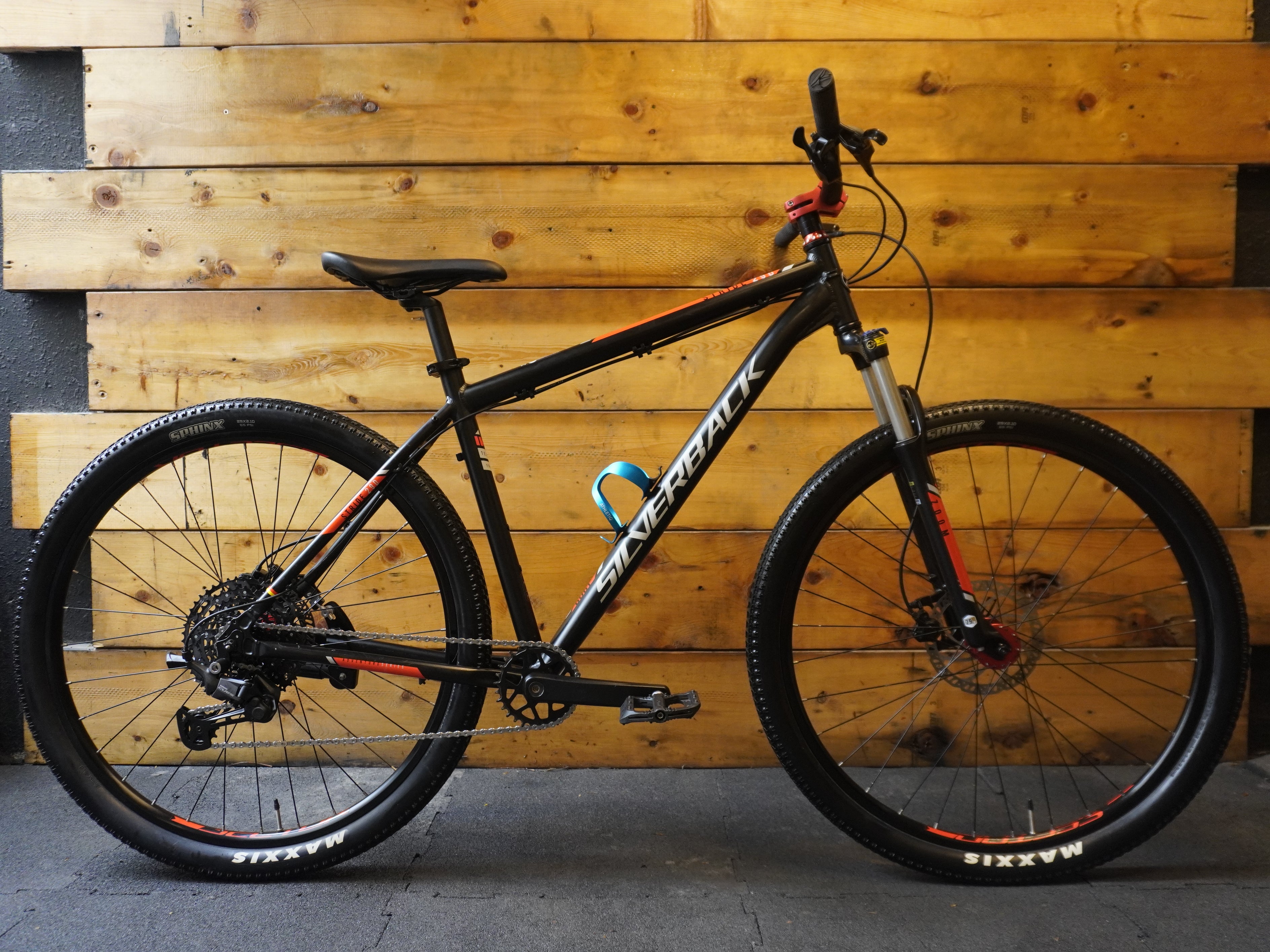 RENT Silverback Stride 29D Mountain Bike