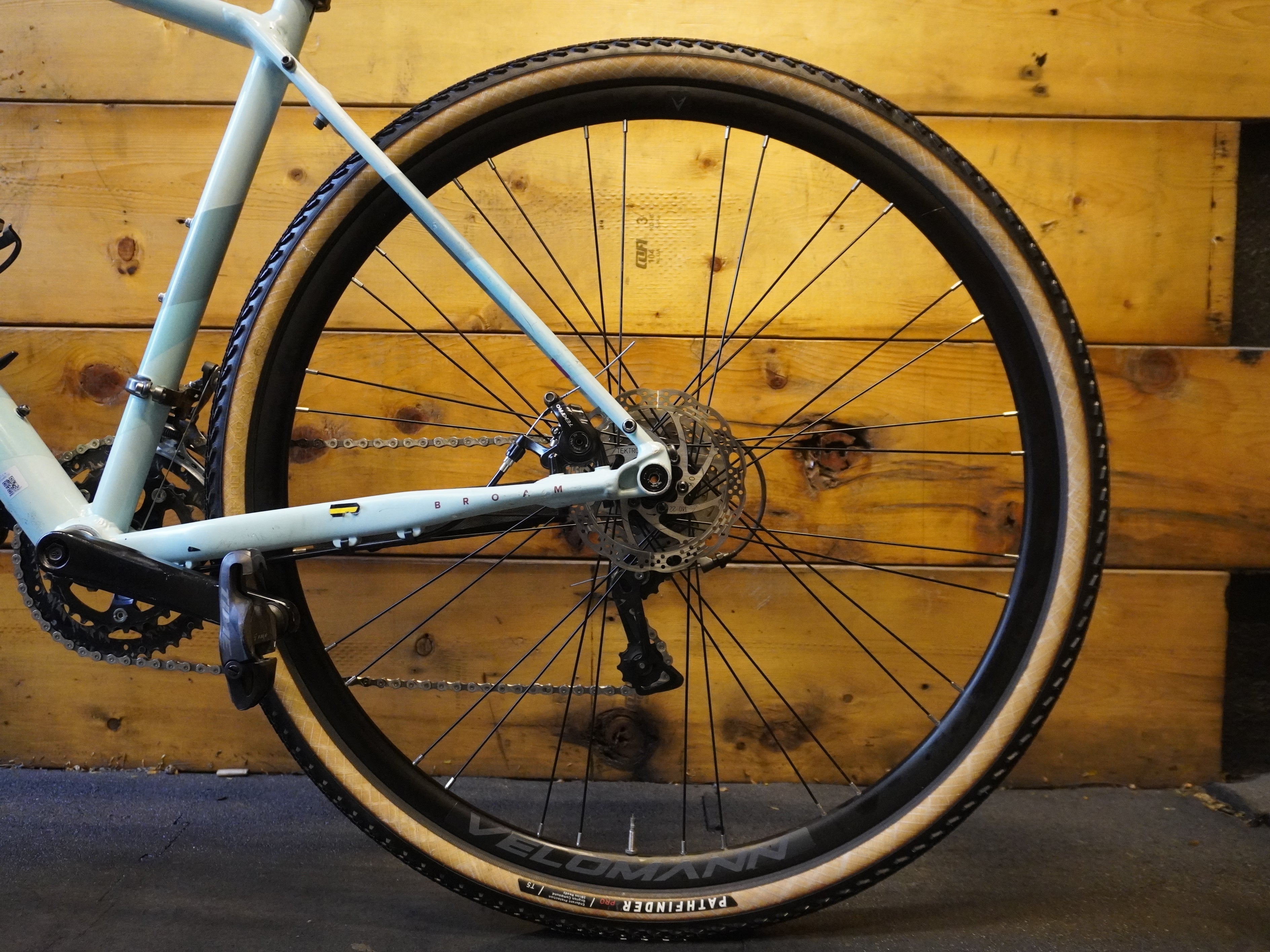 RENT Felt Broam 60 Gravel Bike