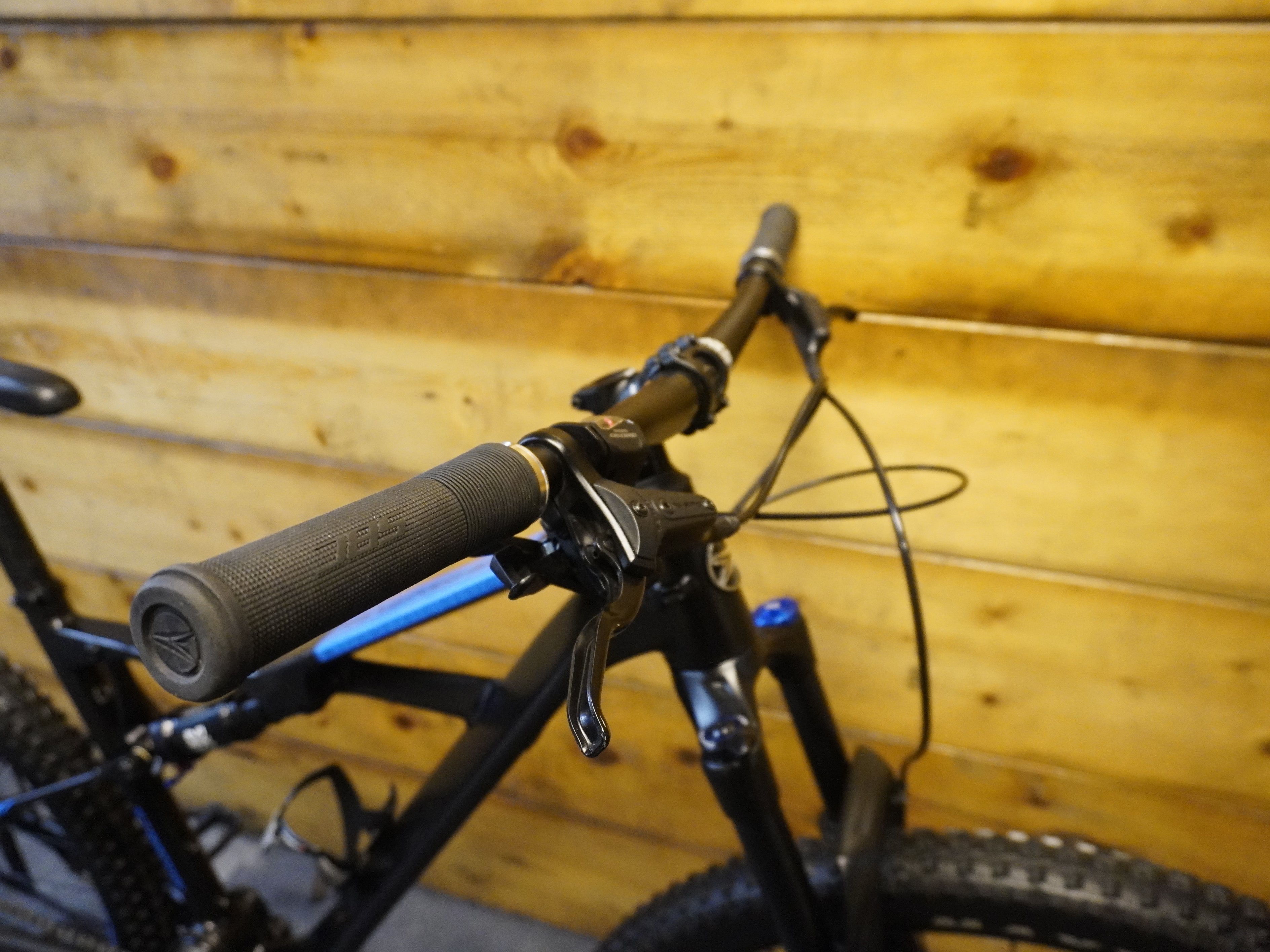 RENT Silverback Stratos 5.0 Mountain Bike