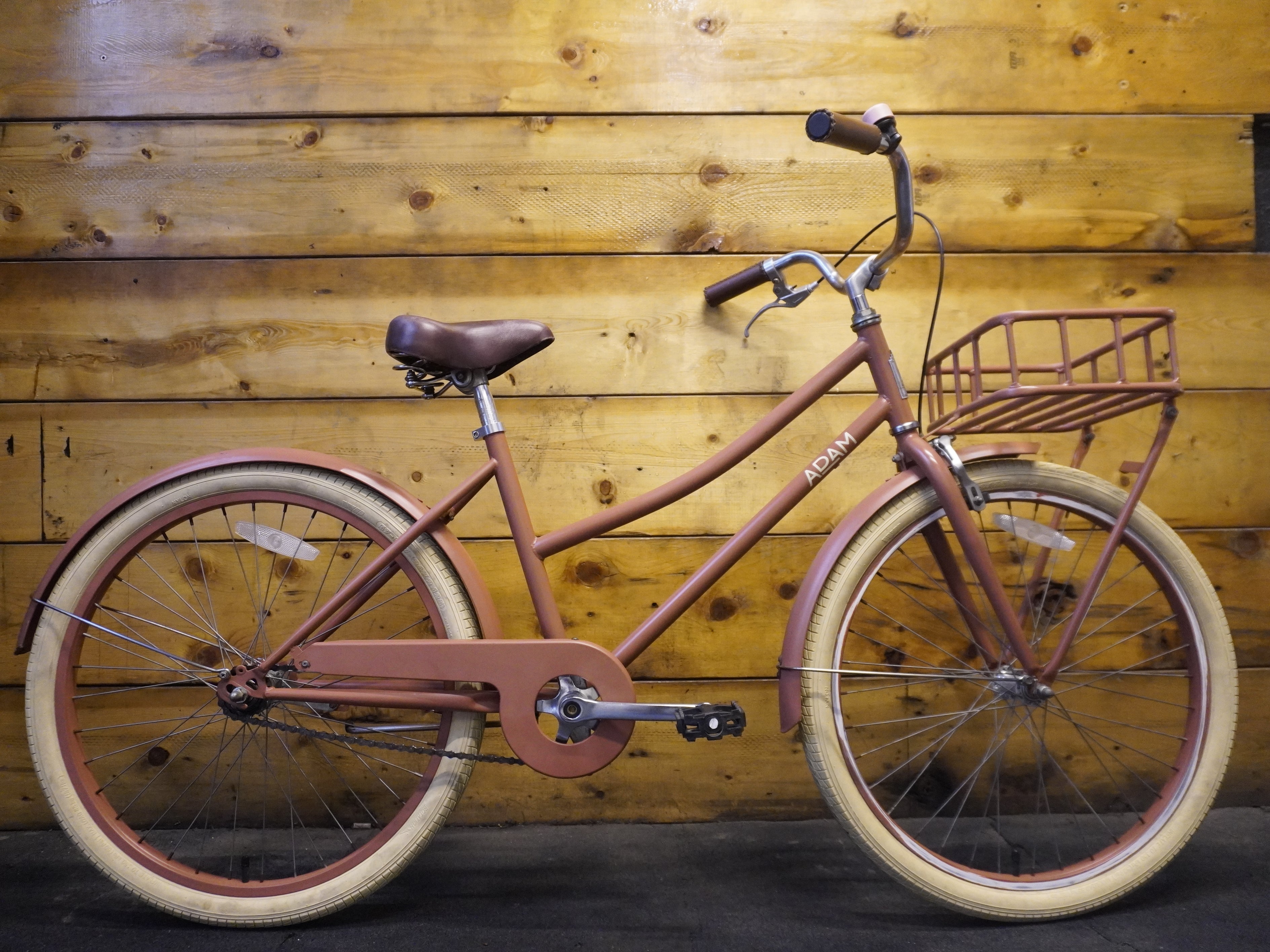 The Short Adam 24 City Bike