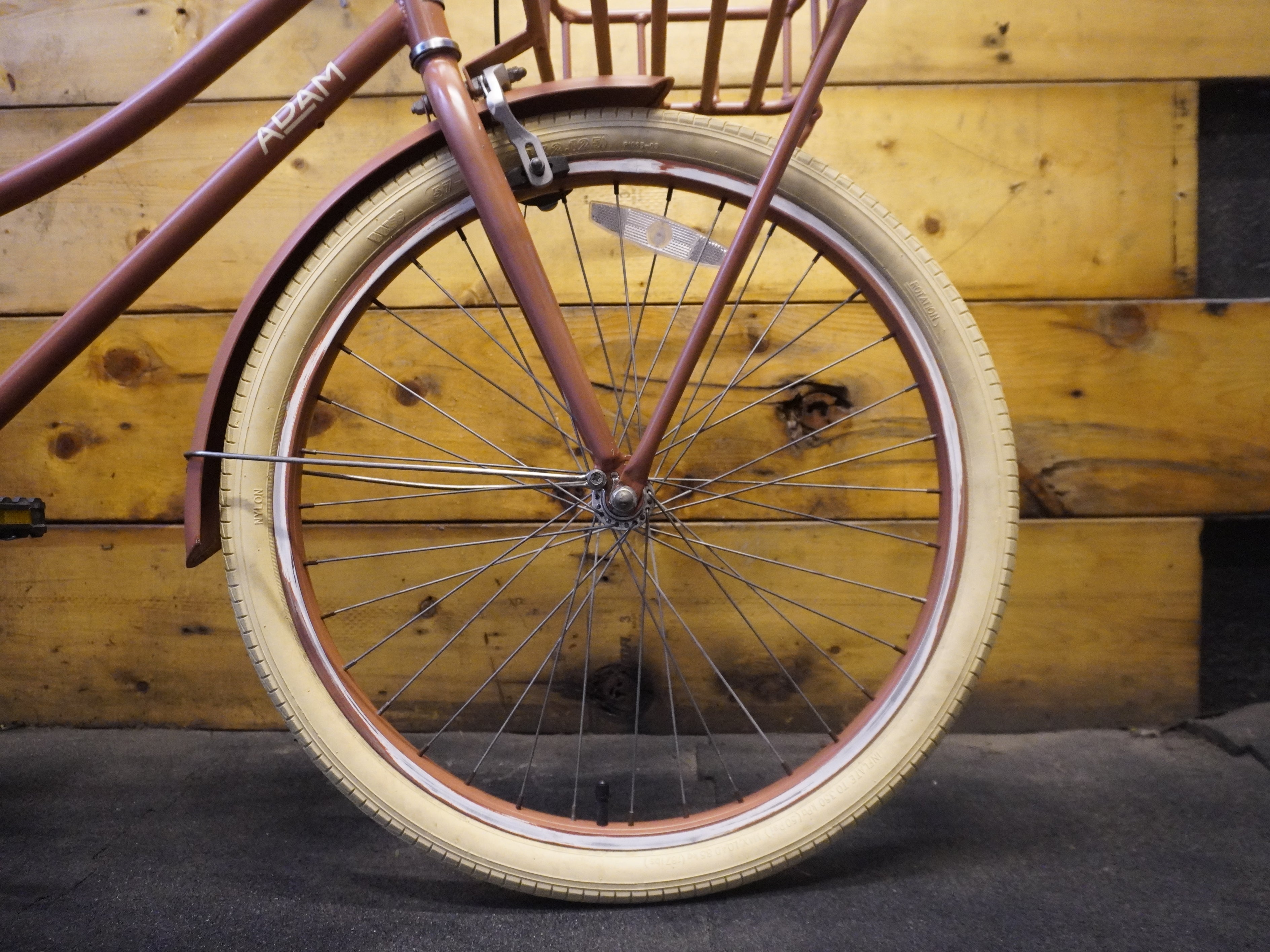 The Short Adam 24 City Bike