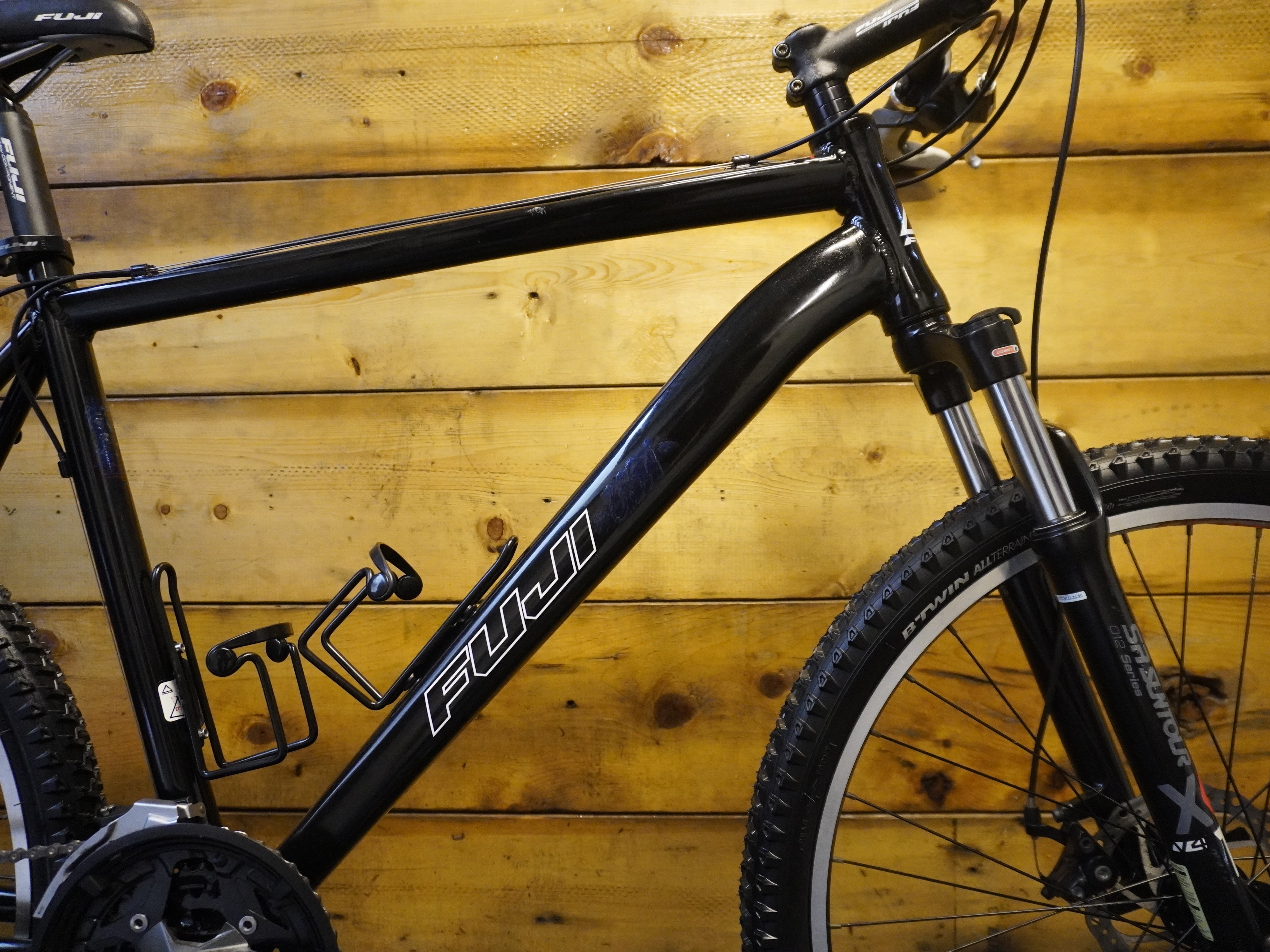 RENT Fuji USA Mountain Bike