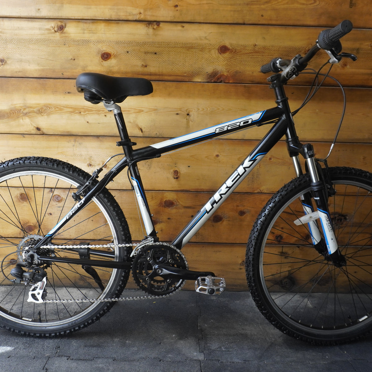 trek 820 bicycle price USED Large Steel Mountain Bike 3x7 speed 26" Wheels Trek 820 - Easy Riders