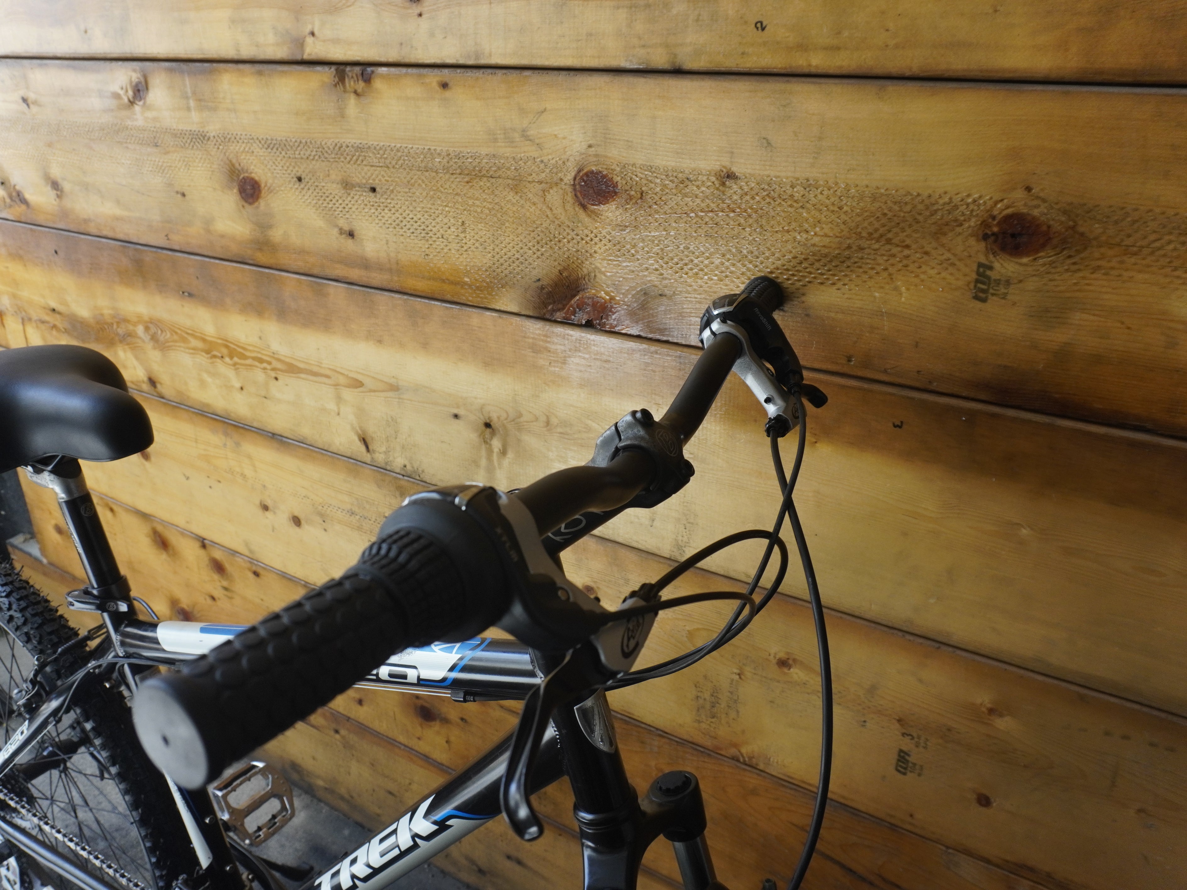 RENT Trek 820 Mountain Bike