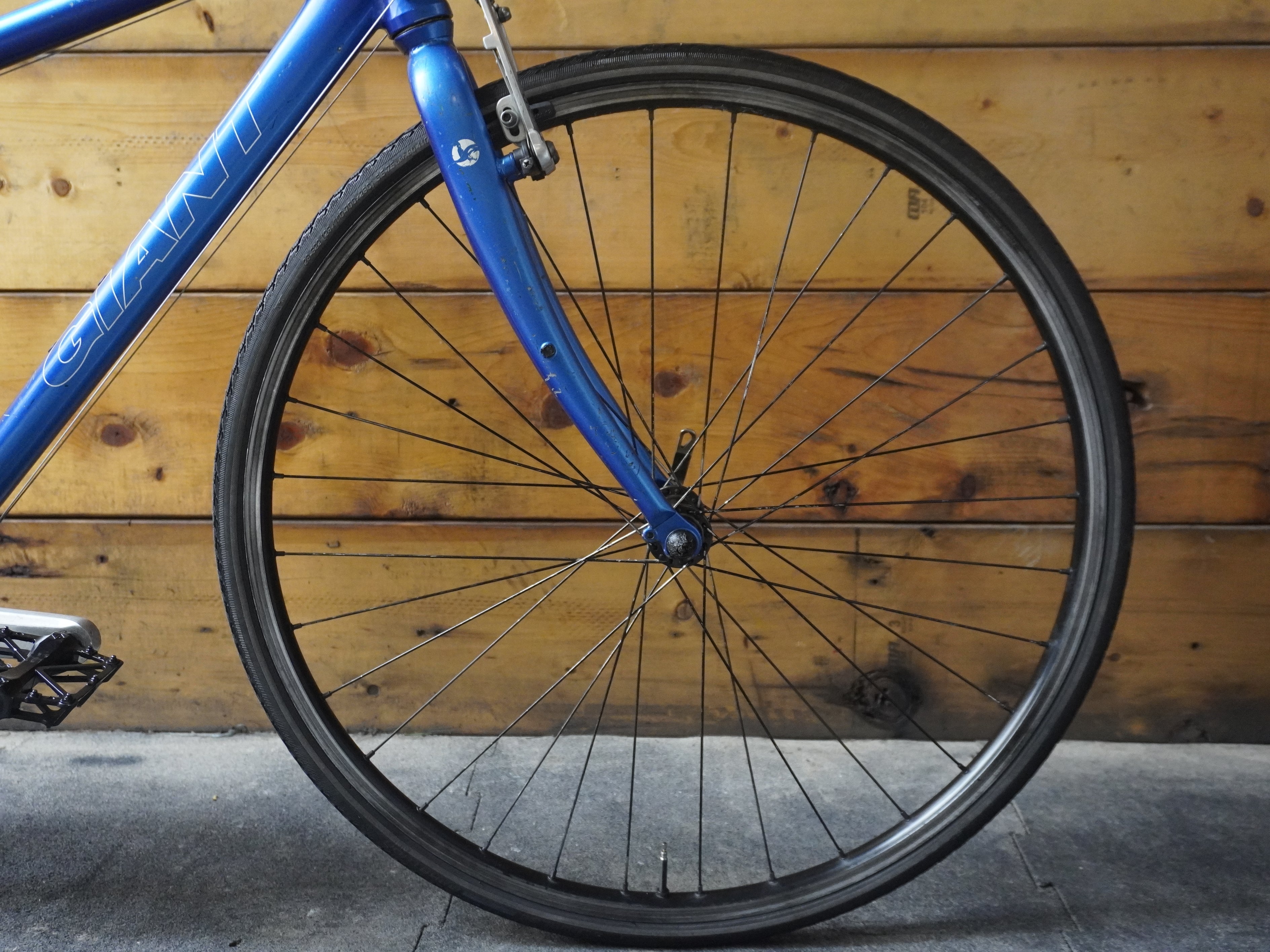 Giant R3 Hybrid bike