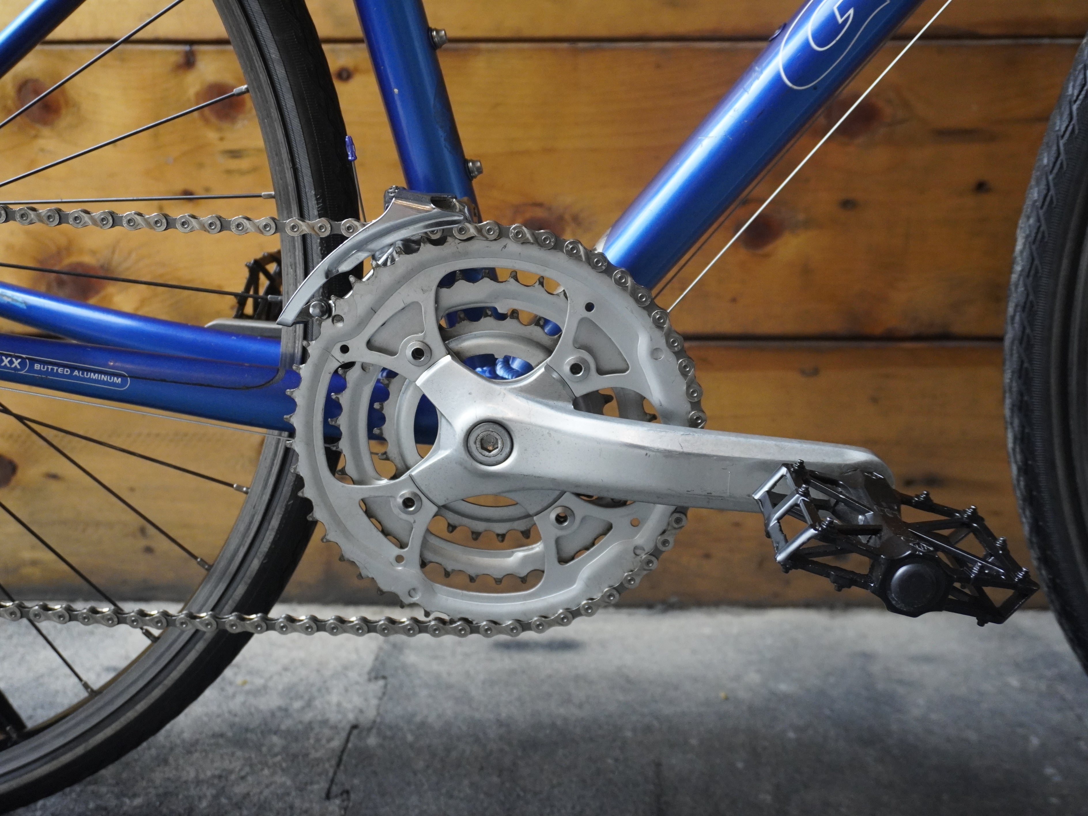 Giant R3 Hybrid bike