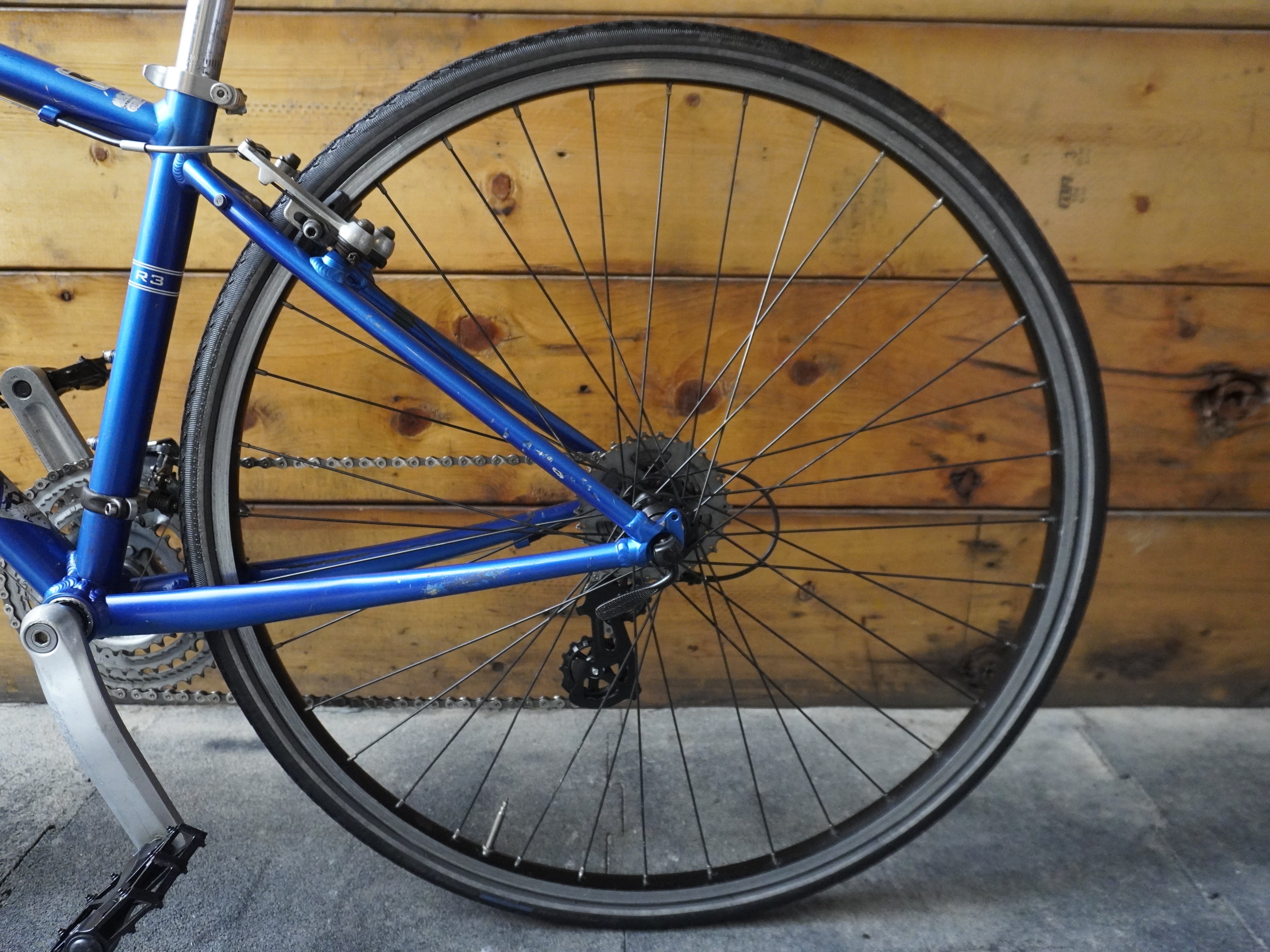 Giant R3 Hybrid bike