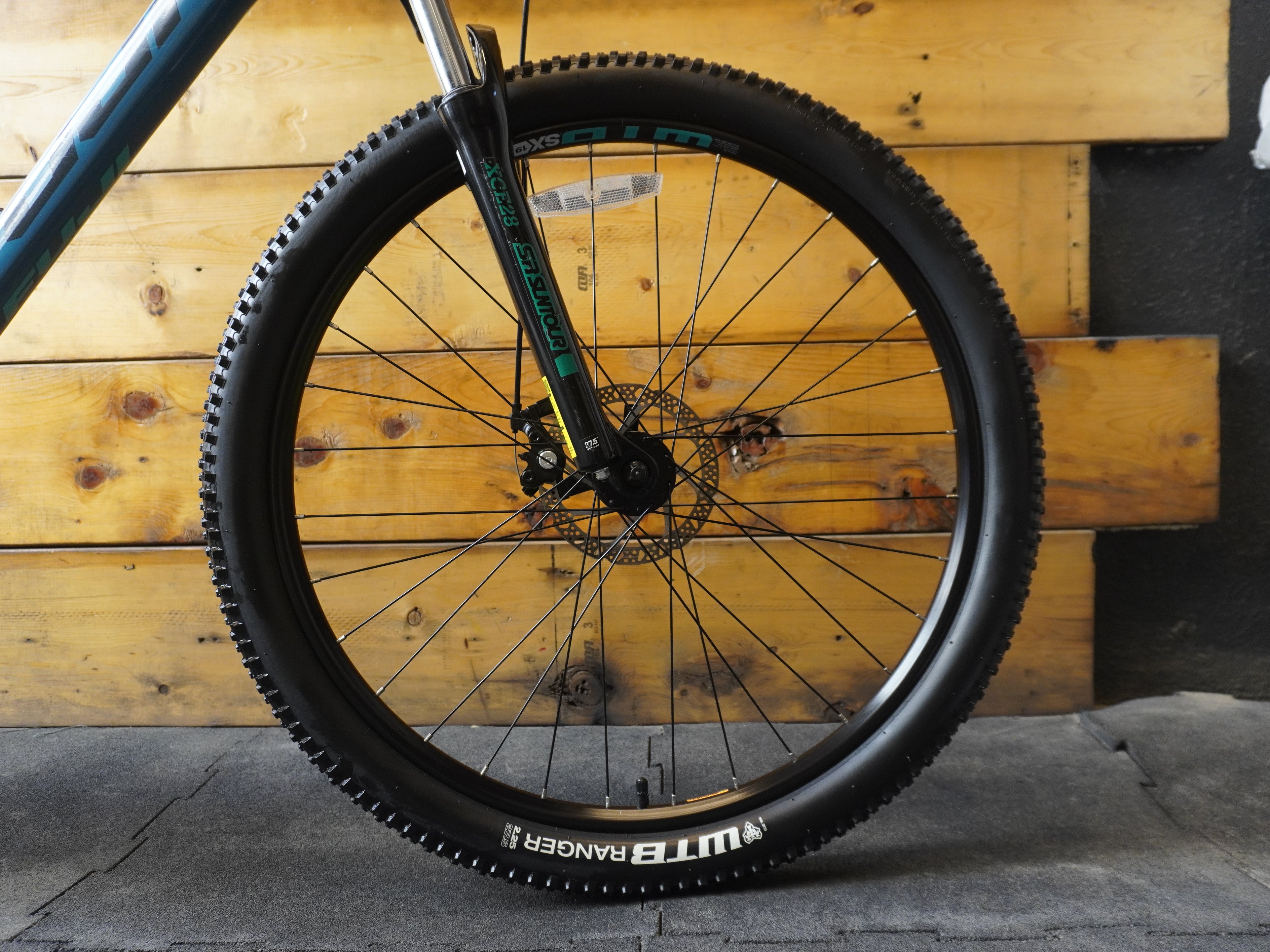 RENT Fuji Nevada One.9 Mountain Bike