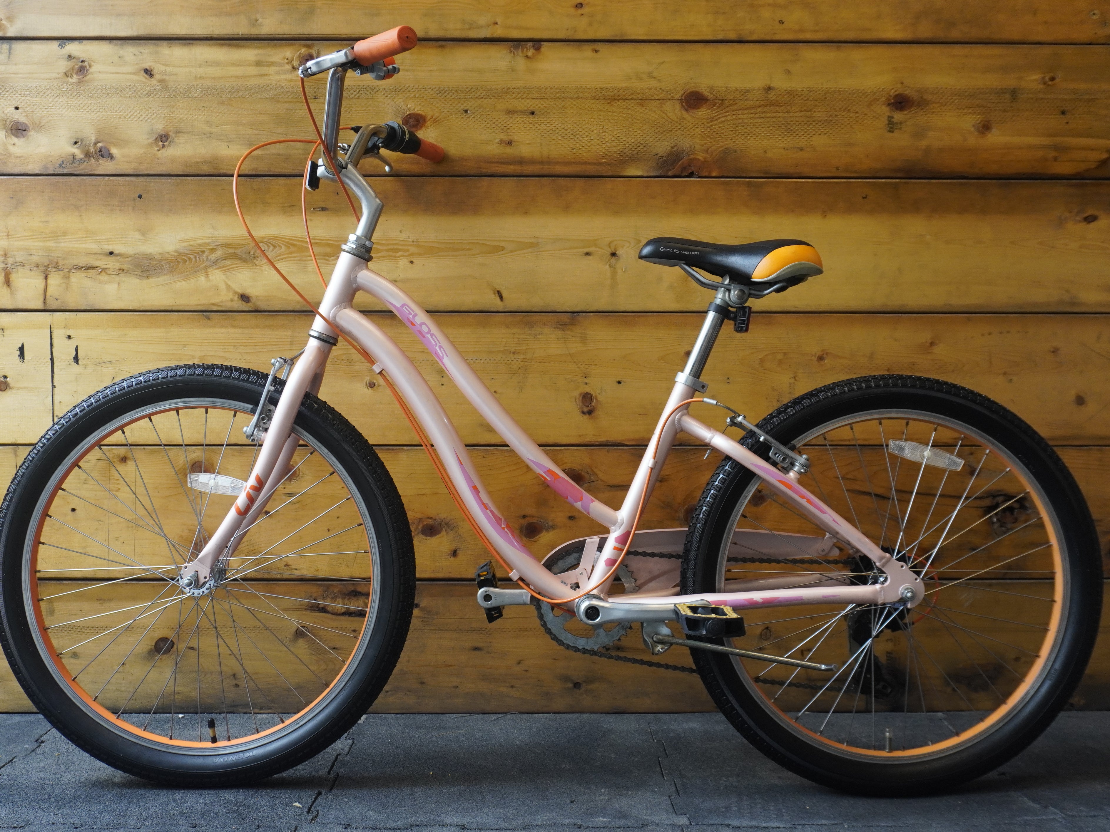RENT Giant Liv Gloss 2 Kids Bike