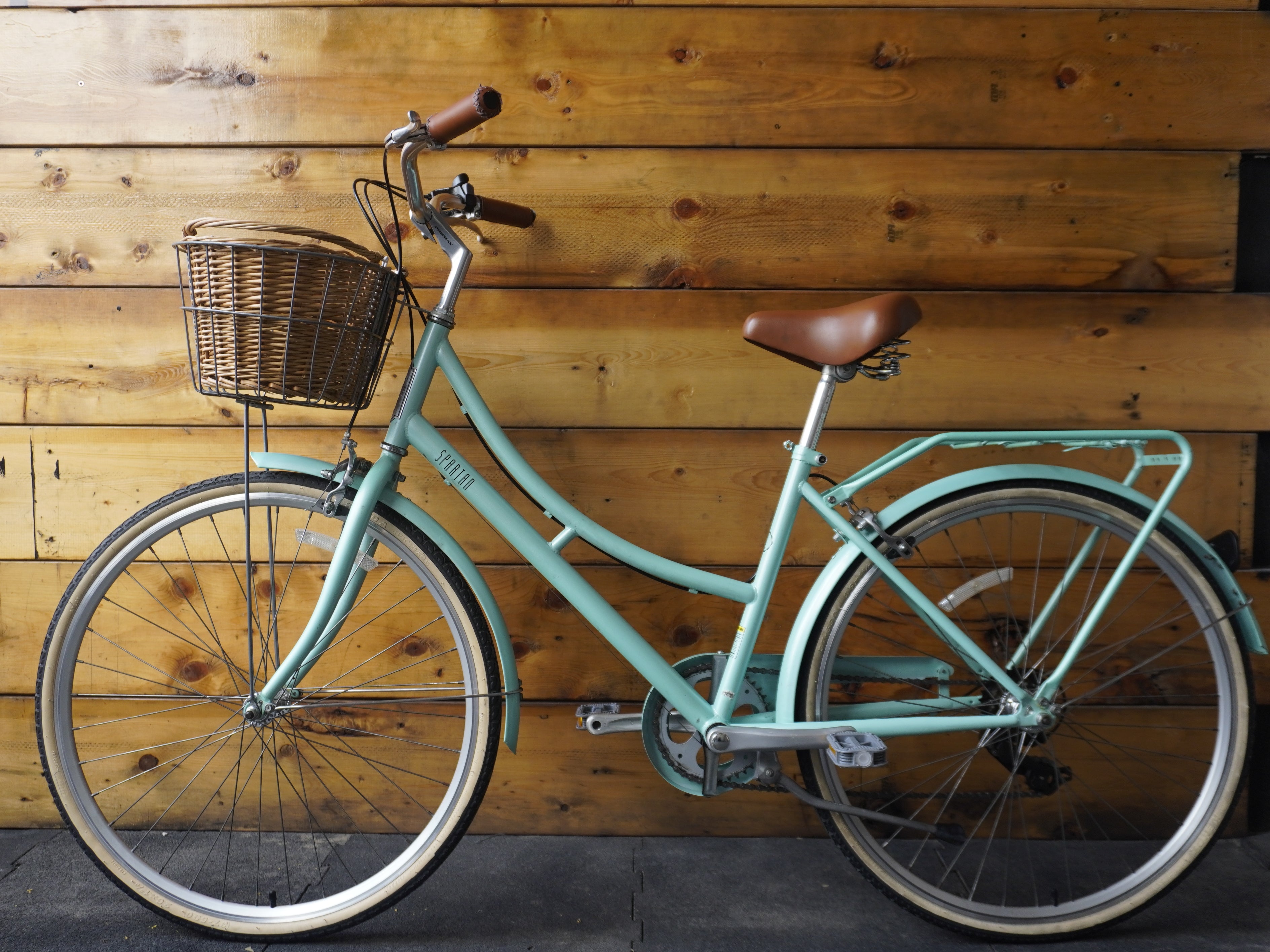 Spartan 24" Platinum City Bike