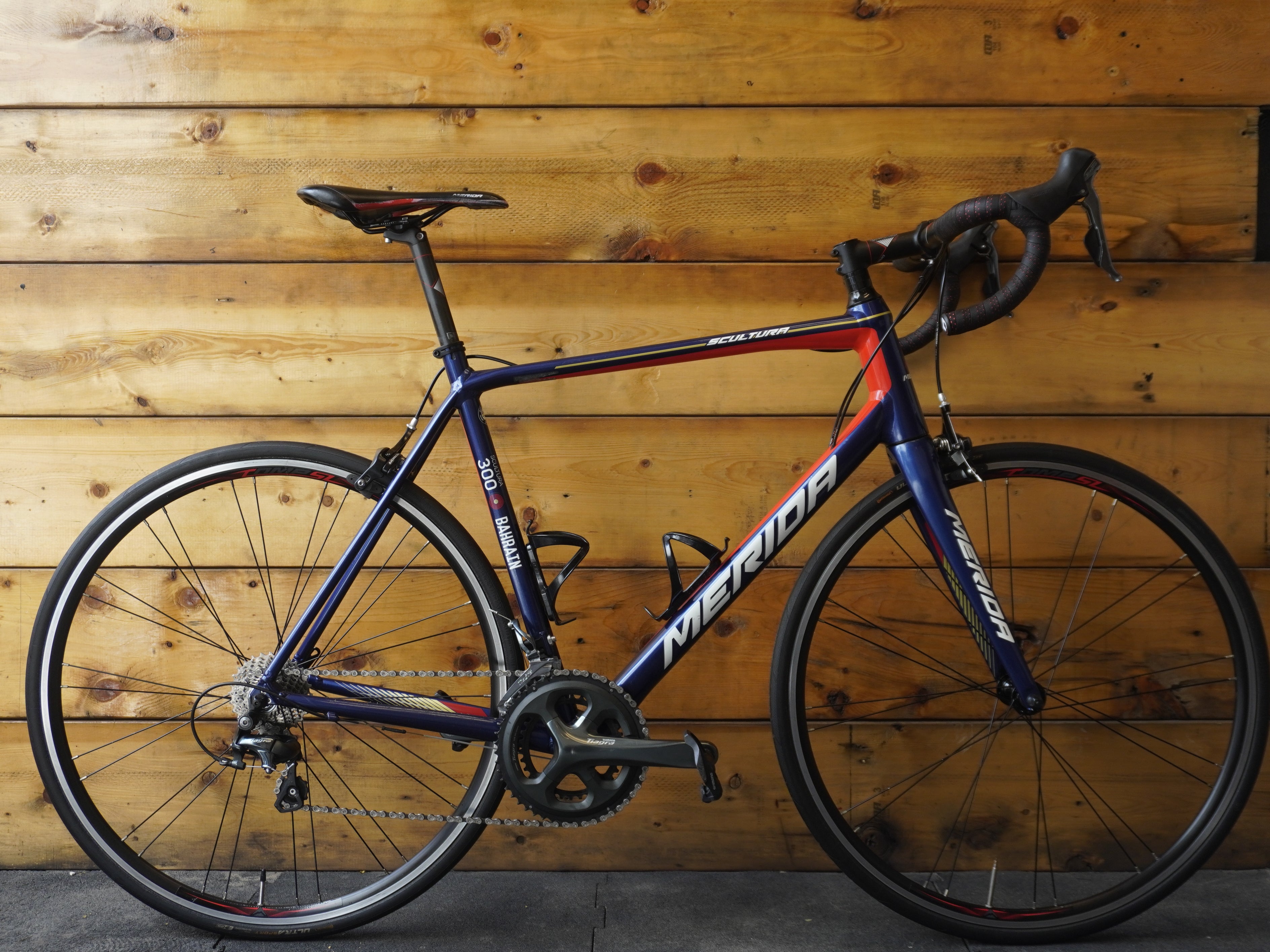 RENT Merida Scultura 300 Road Bike