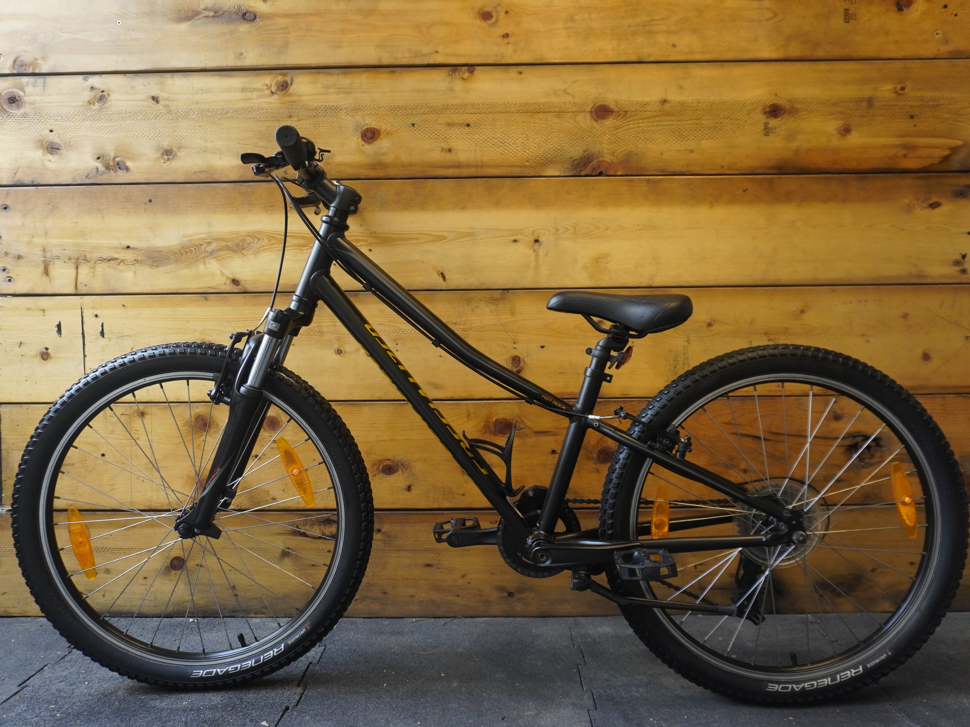 Specialized Hotrock 24" Kids Bike