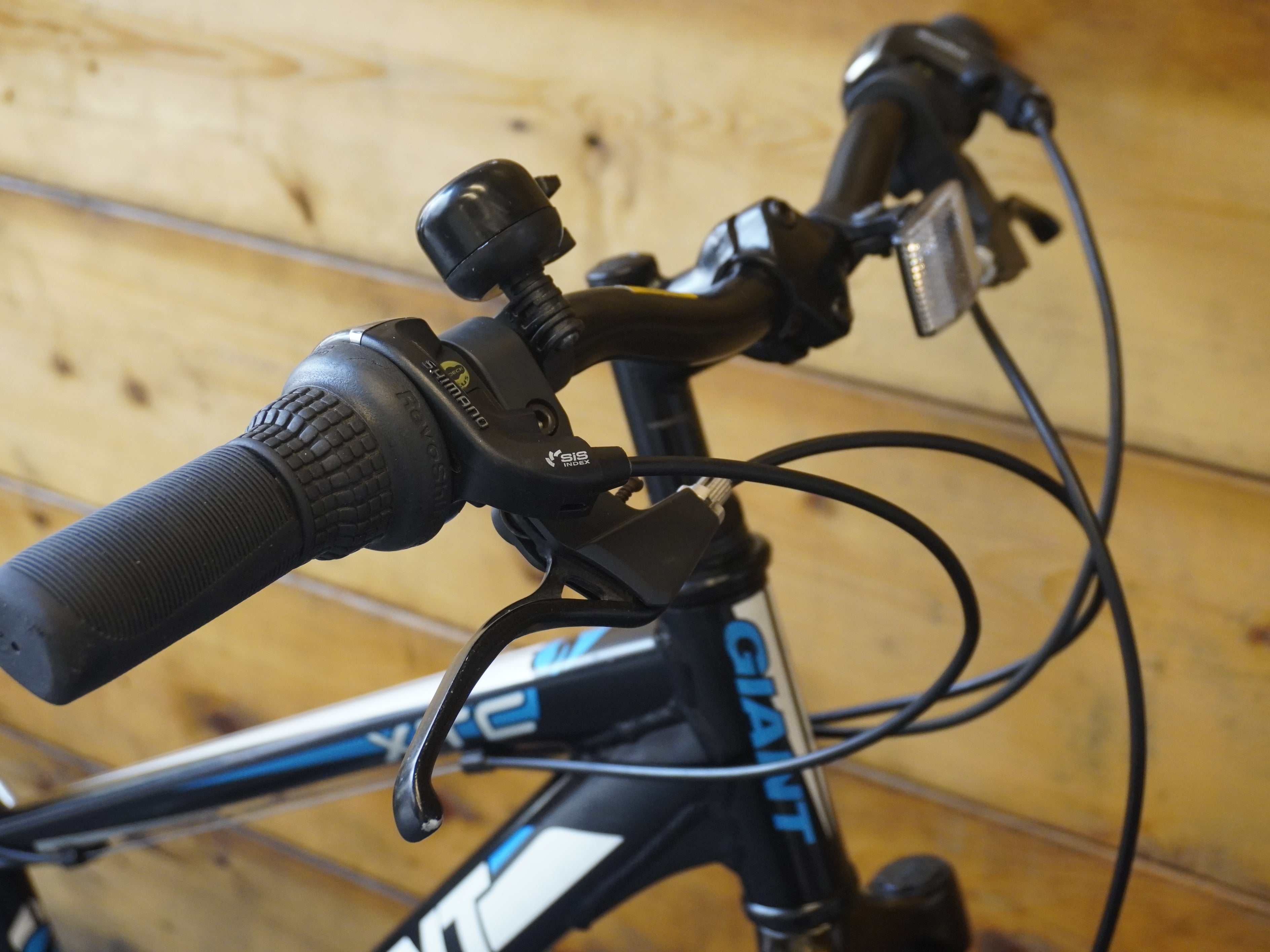 Giant XTC JR 2 24" Kids Bike