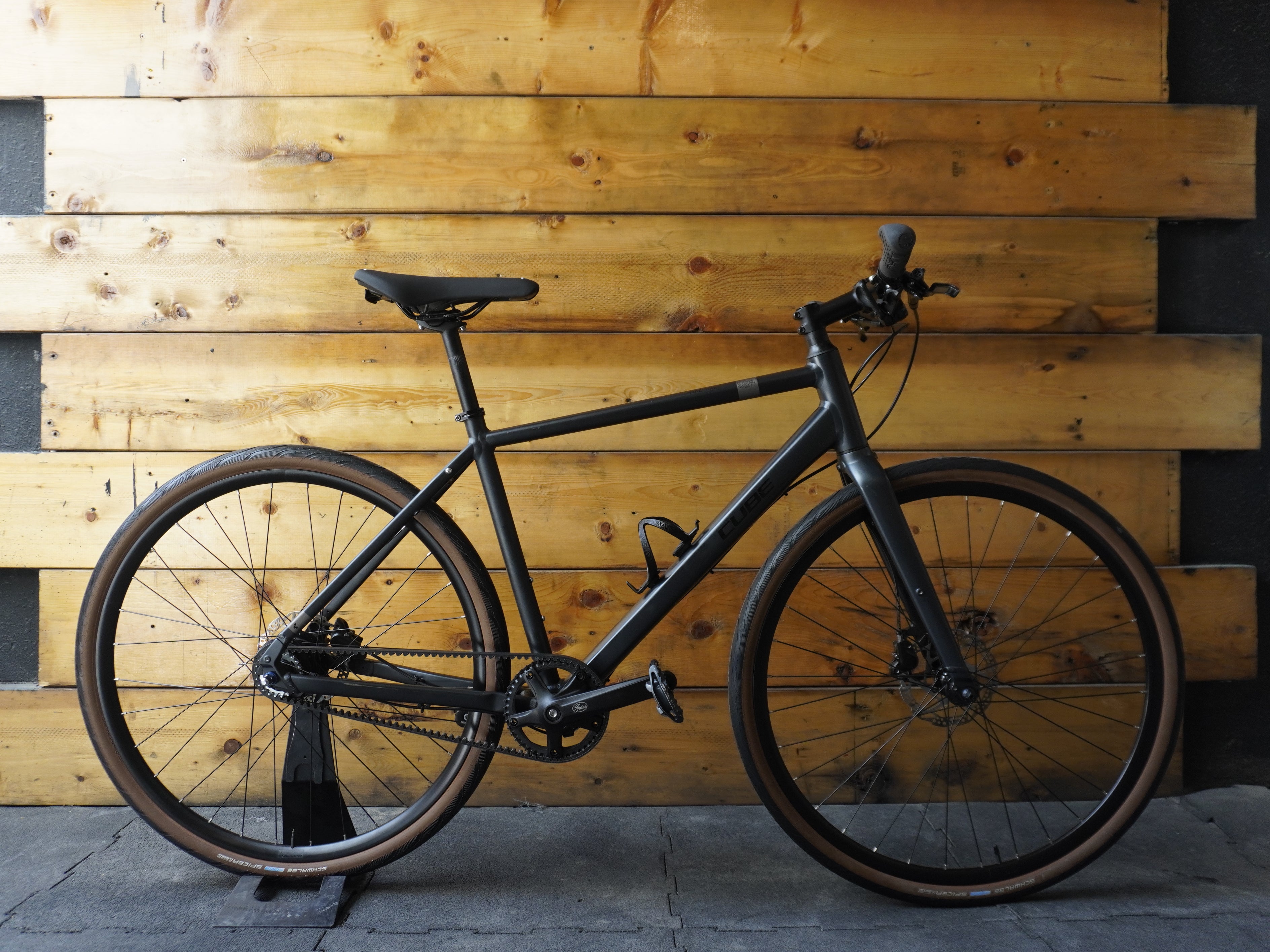 Cube Hyde Race Trapeze Hybrid Bike