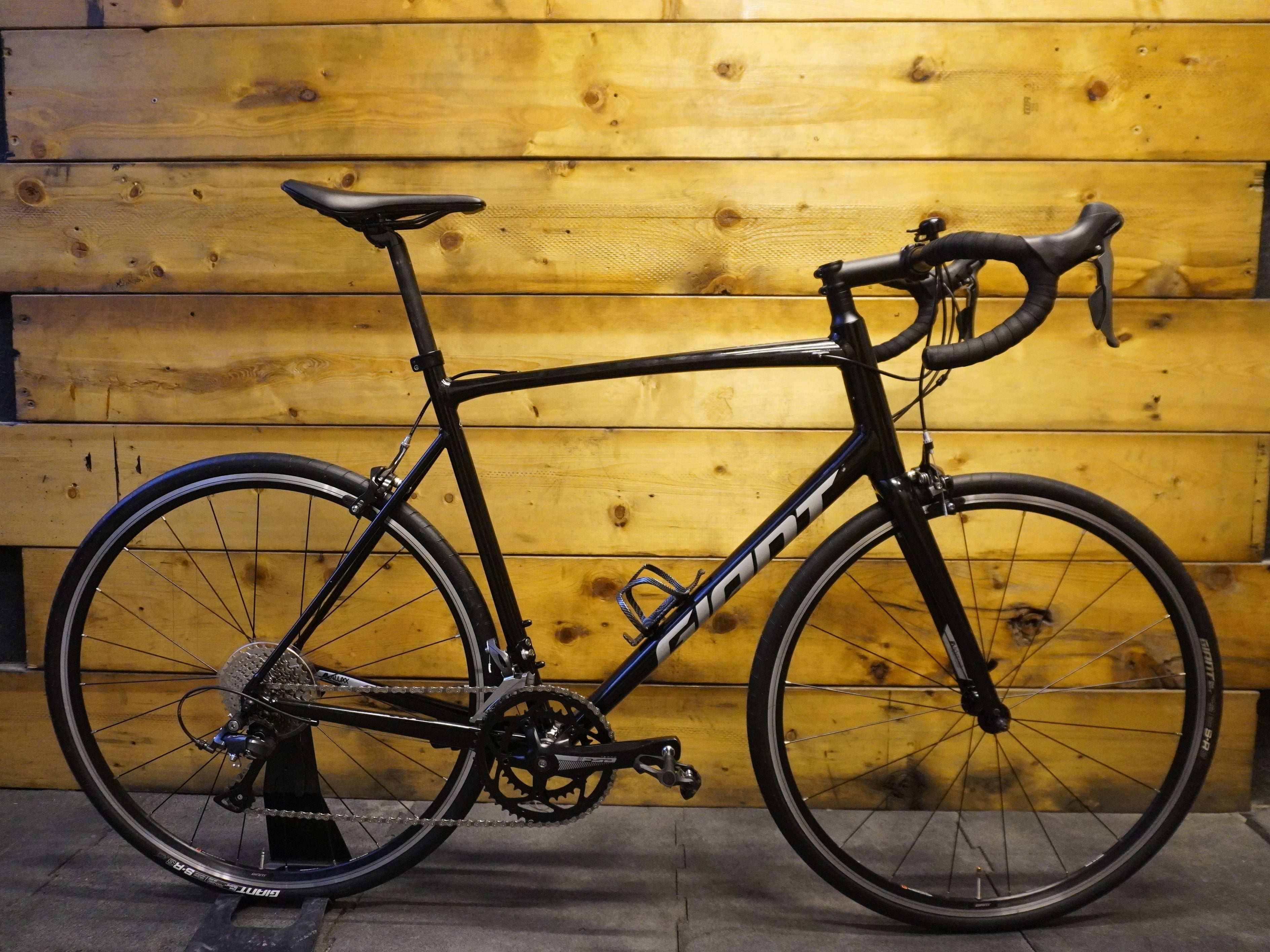 Giant Contend 2 Road Bike