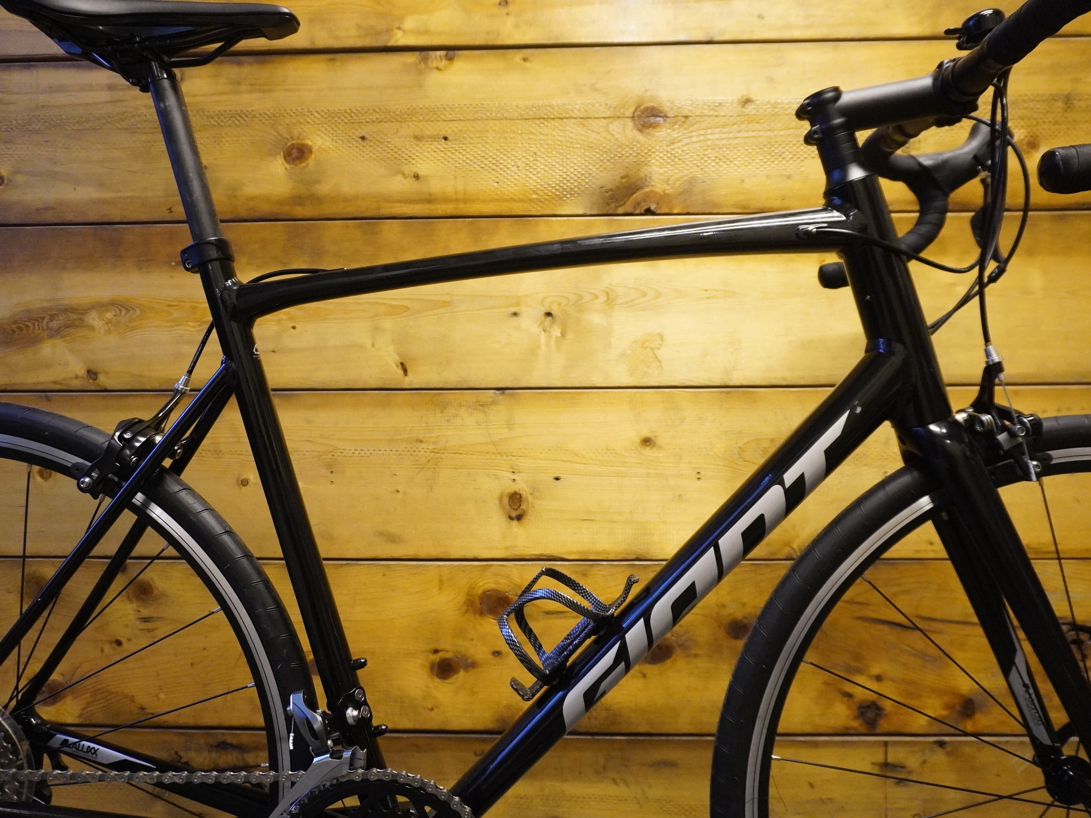 Giant Contend 2 Road Bike