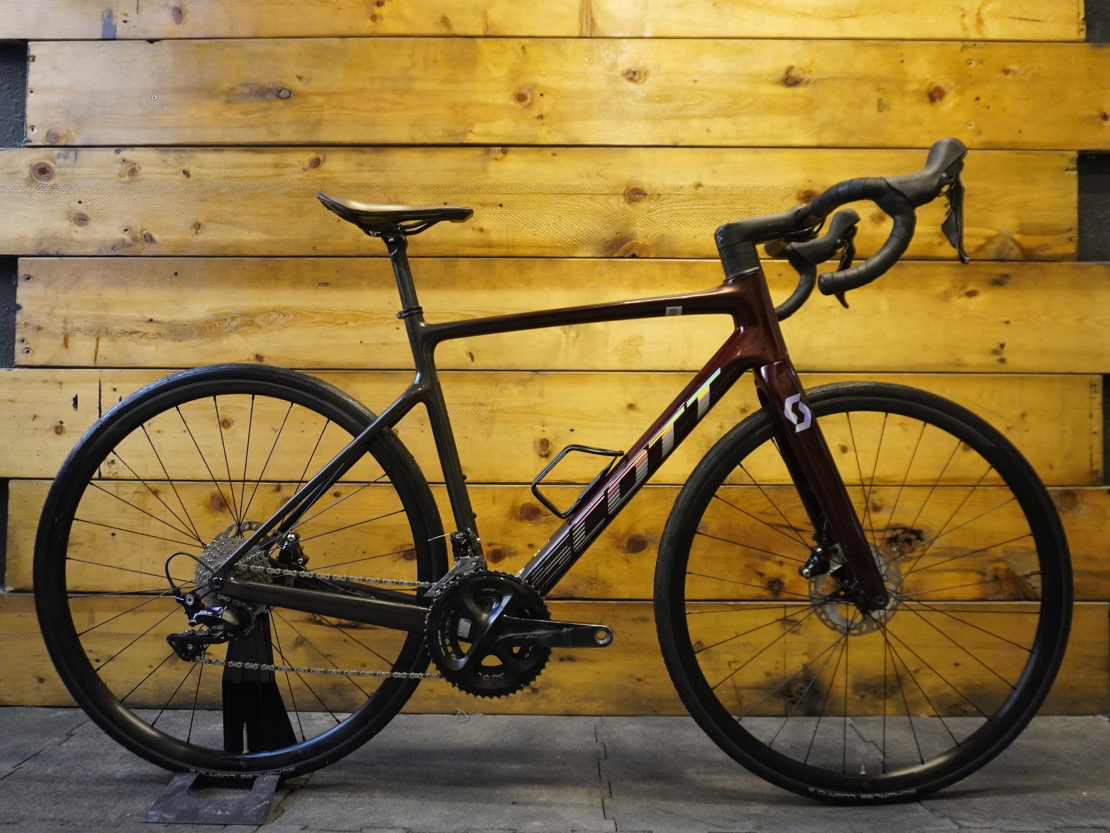 RENT Scott Addict 30 Road Bike