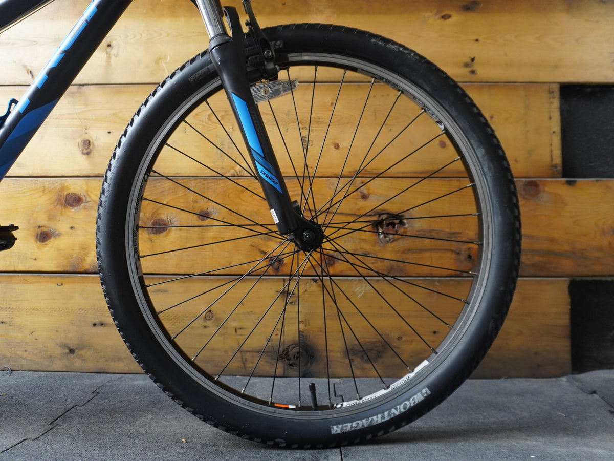 RENT Trek 820 Mountain Bike