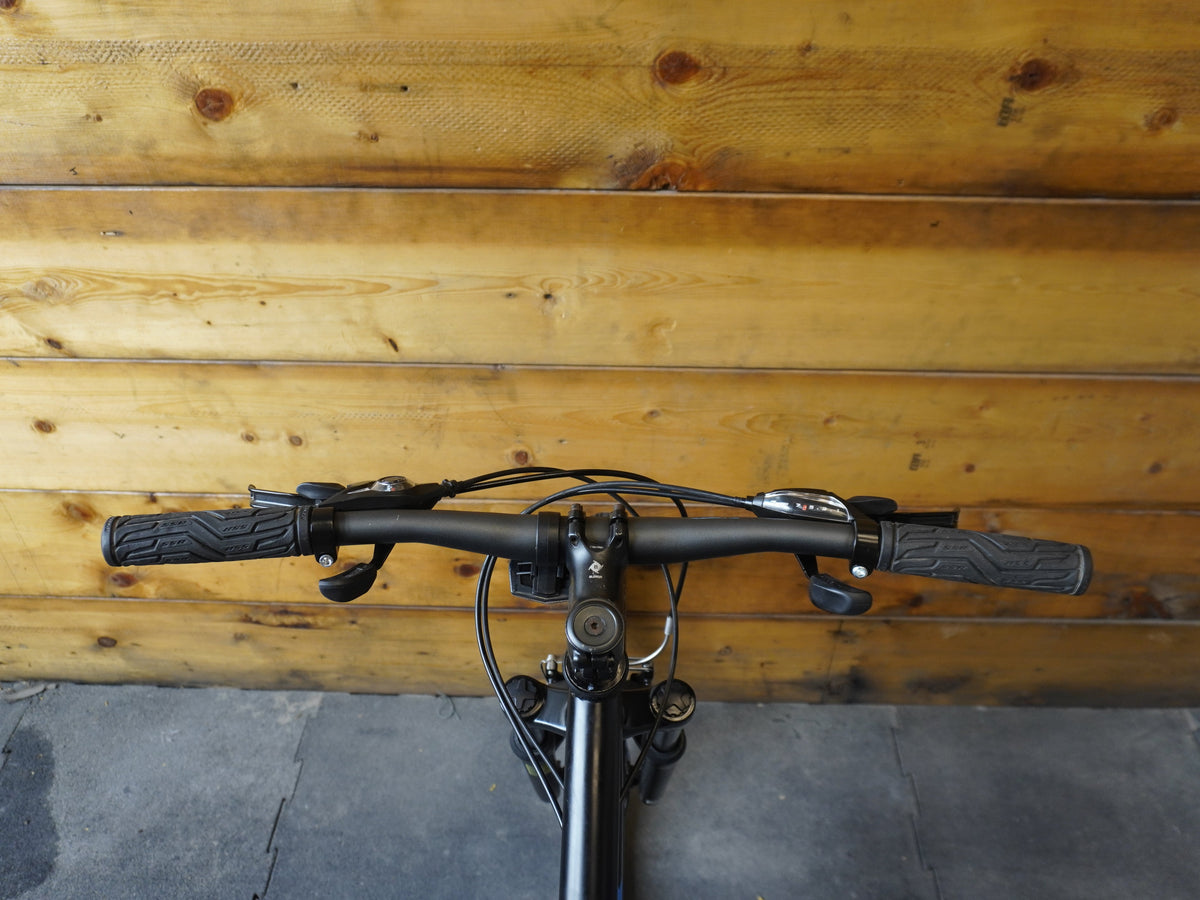 RENT Trek 820 Mountain Bike