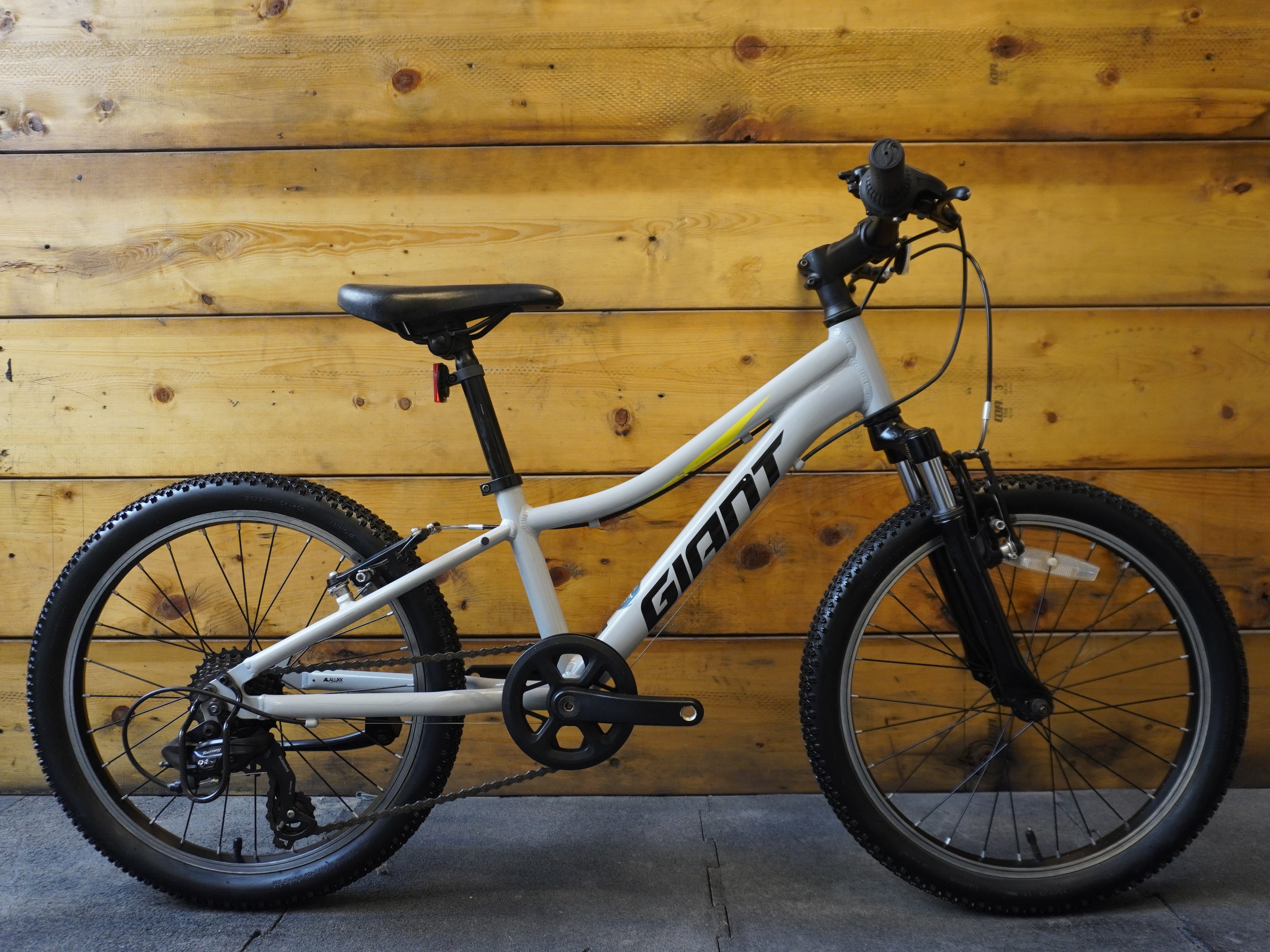 RENT Giant XTC 20" Kids Bike