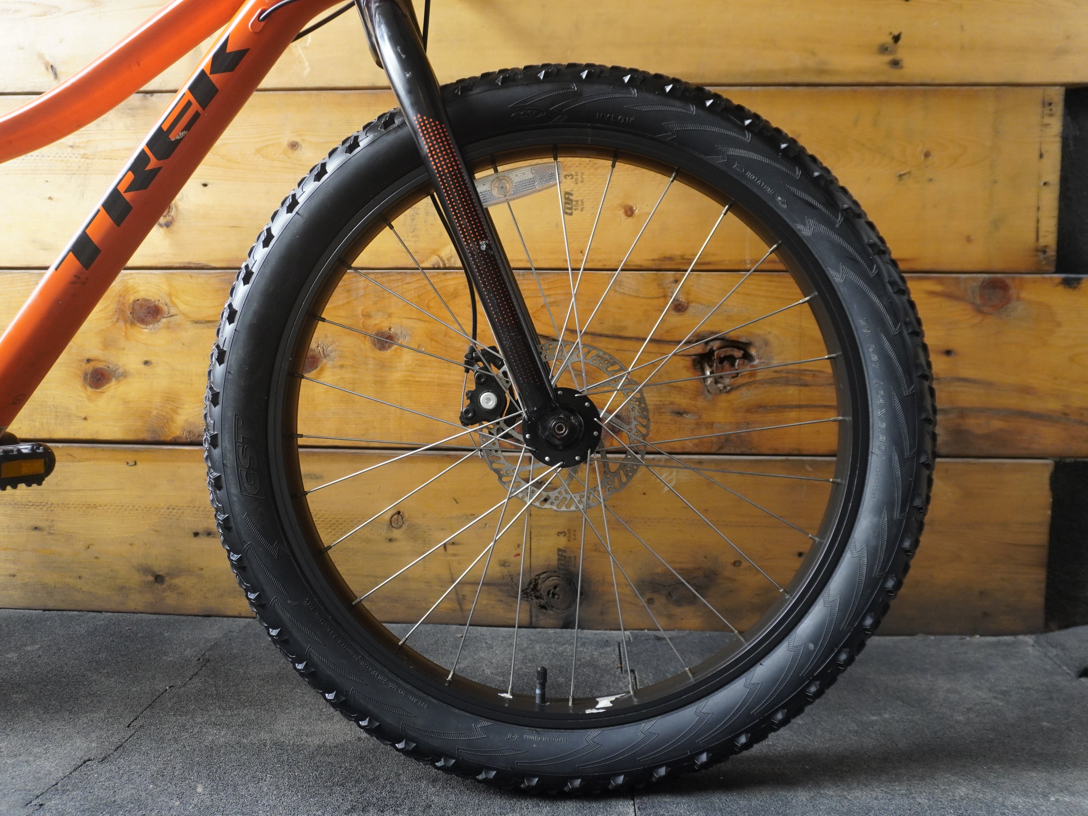 RENT Trek Roscoe 24 kids Bike