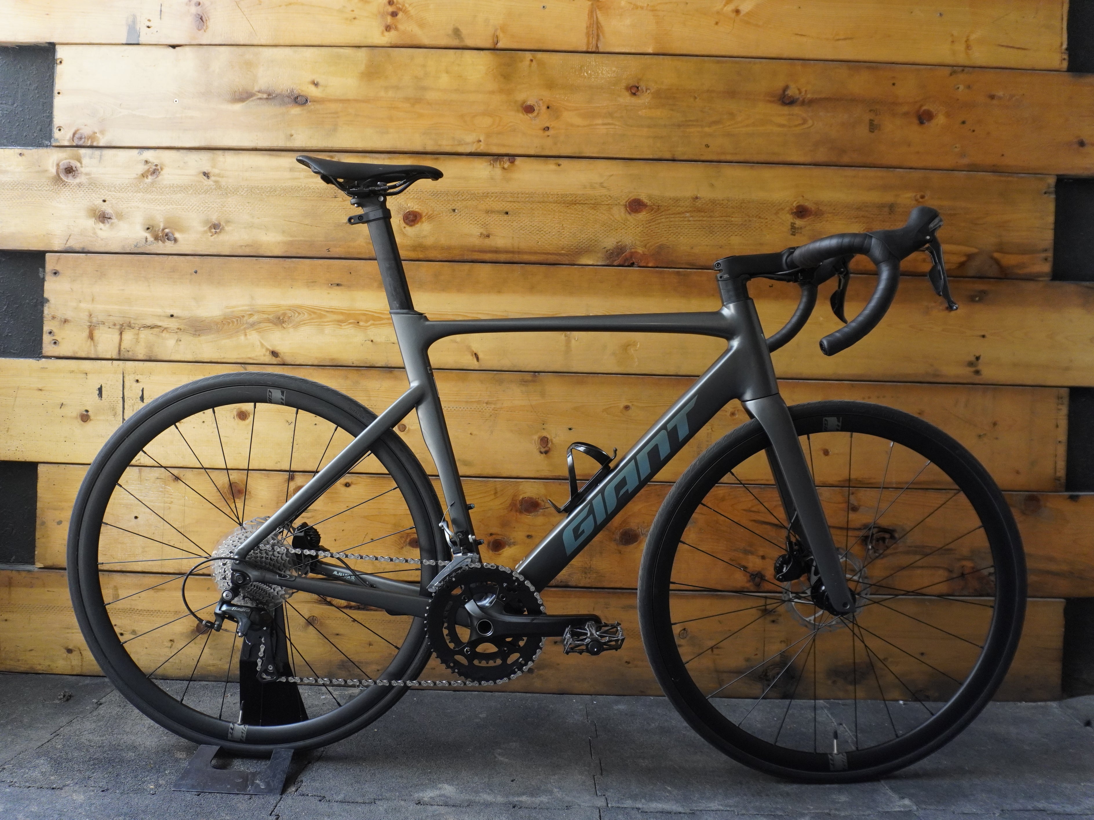RENT Giant PCR-LTD 2 Road Bike
