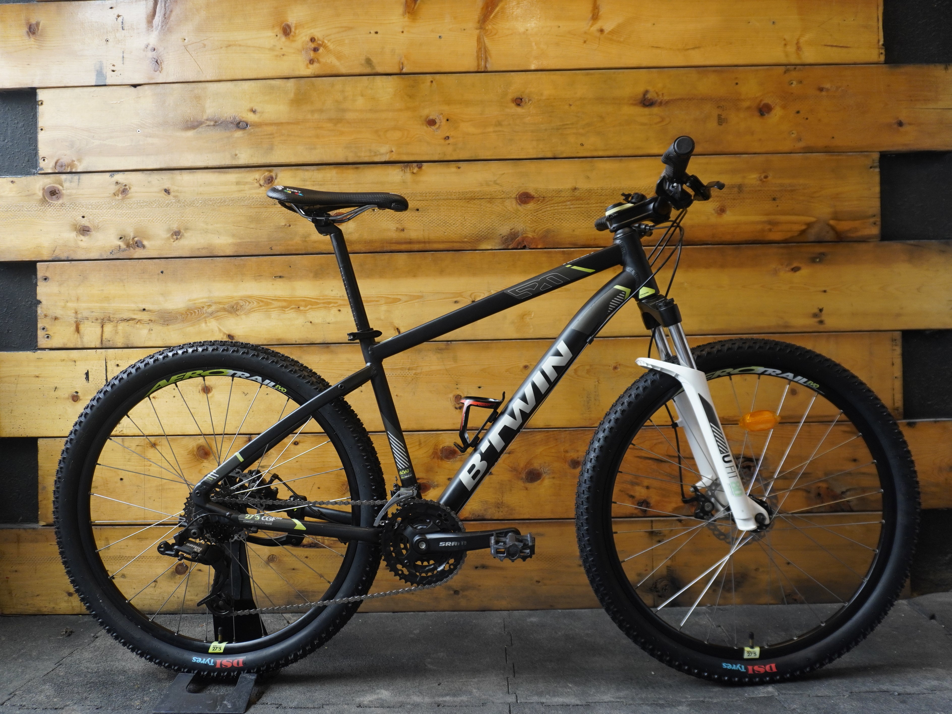 B'twin Rockrider 520 Mountain Bike