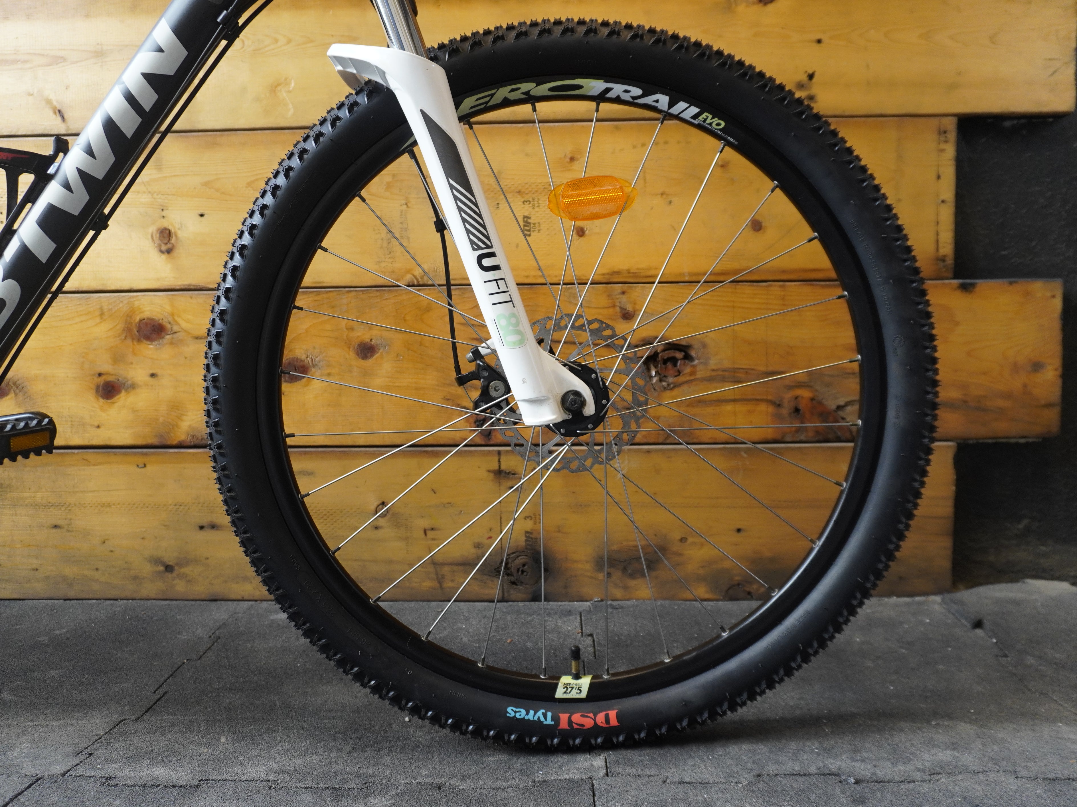 B'twin Rockrider 520 Mountain Bike