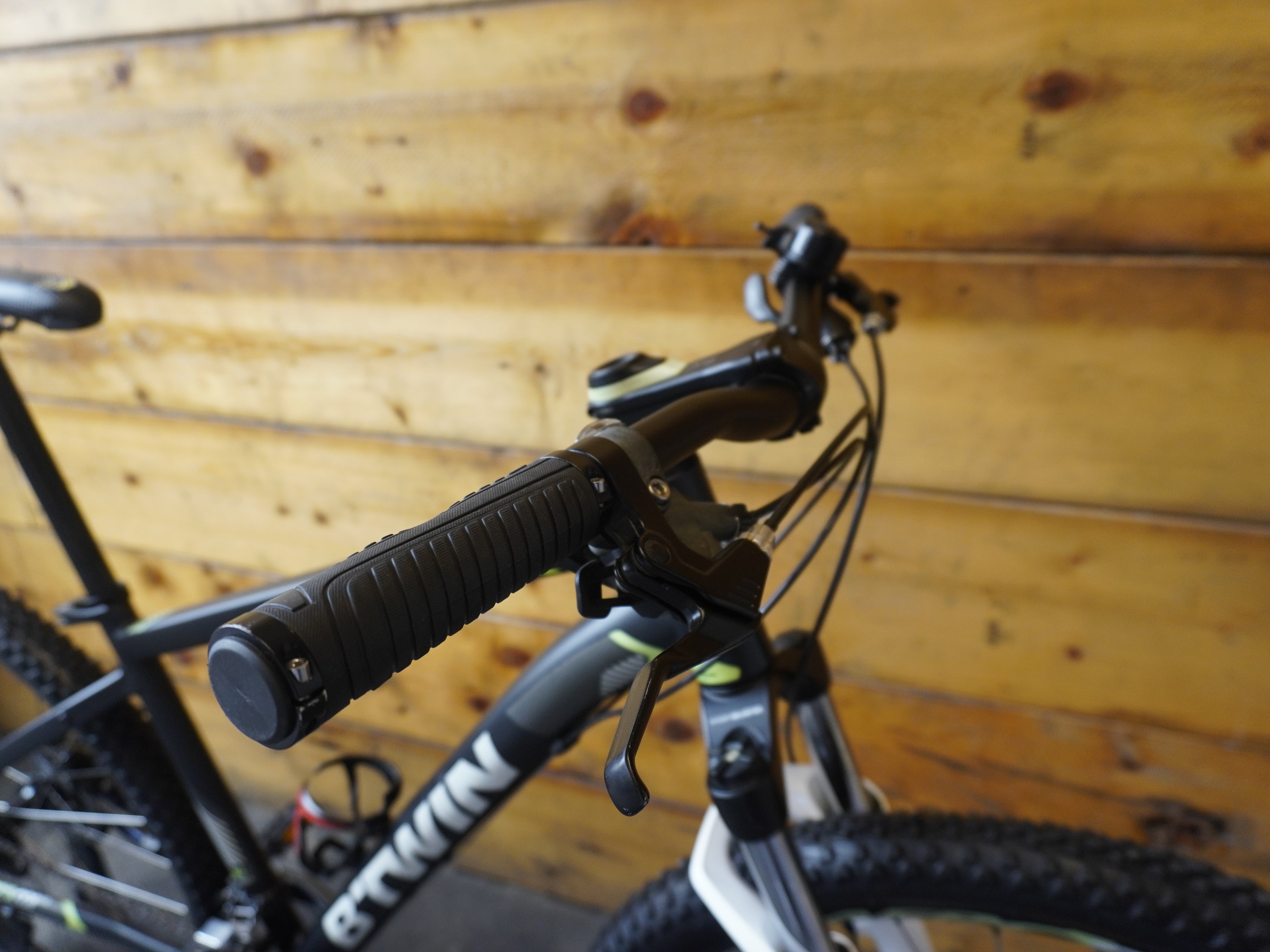 B'twin Rockrider 520 Mountain Bike