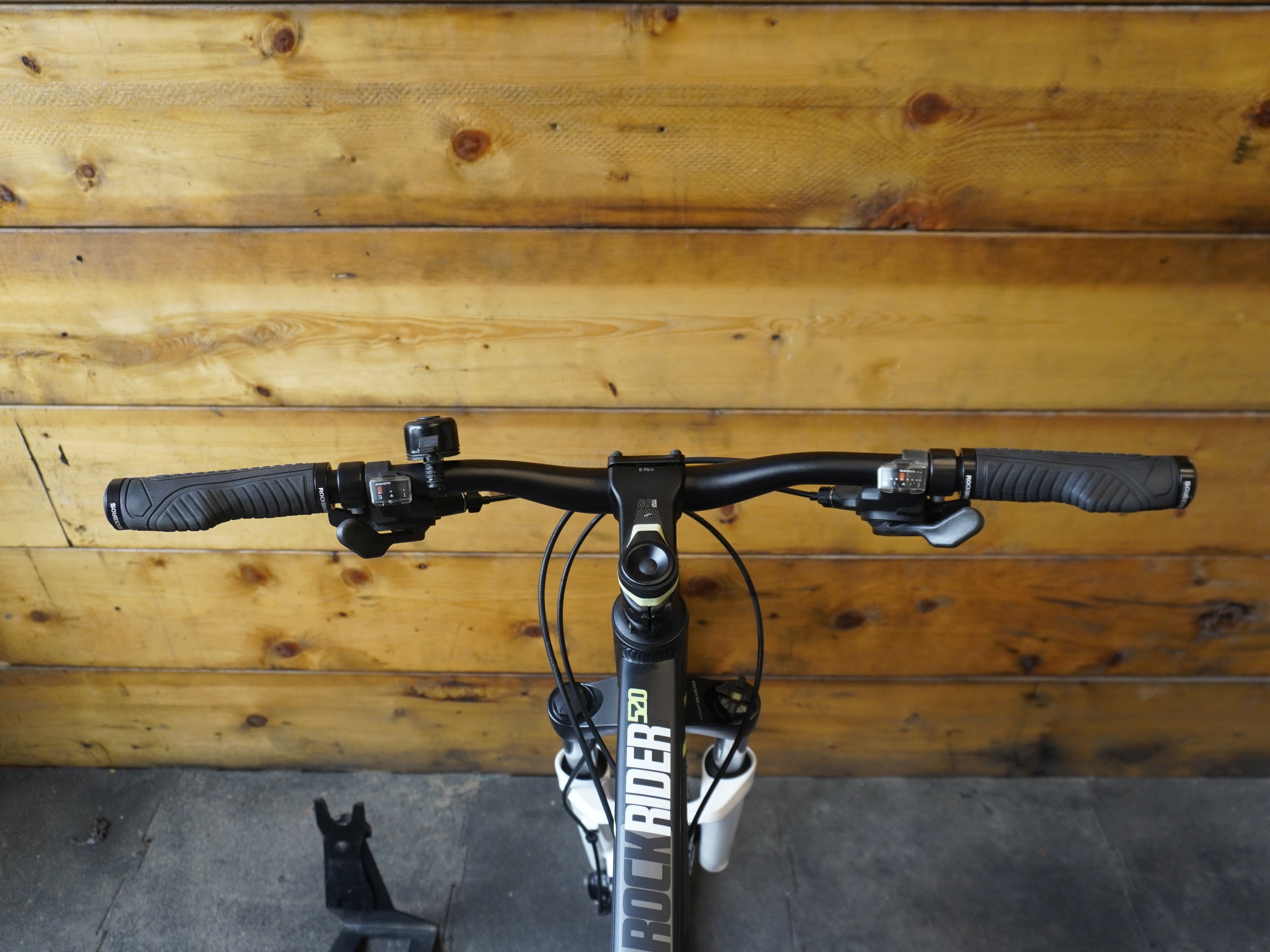 B'twin Rockrider 520 Mountain Bike