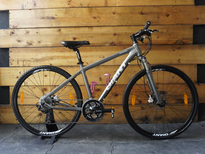 RENT Giant Roam XR 2 Hybrid Bike