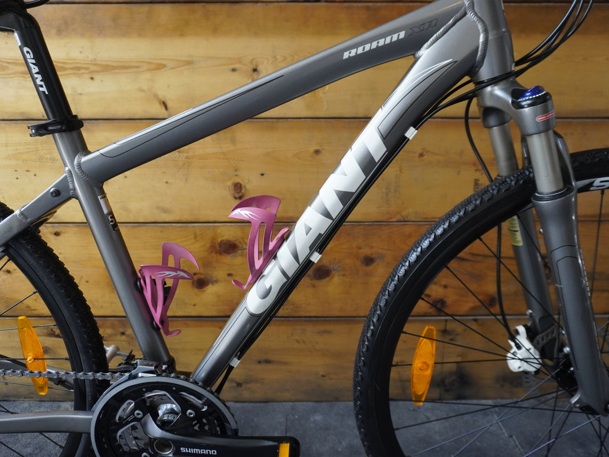 RENT Giant Roam XR 2 Hybrid Bike