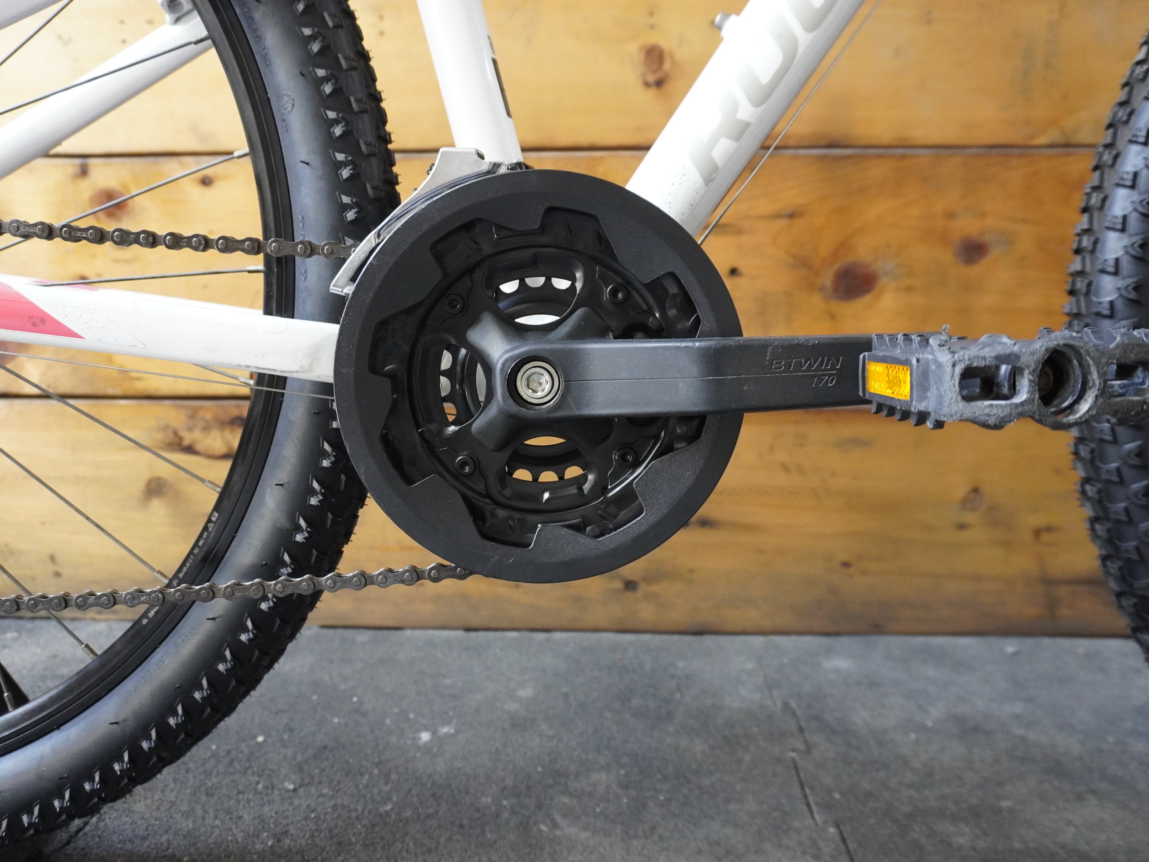 RENT Rockrider ST-100 Mountain Bike