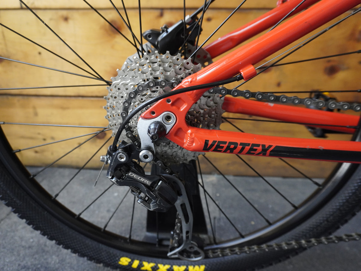 RENT Rocky Mountain Vertex 24 Kids Bike