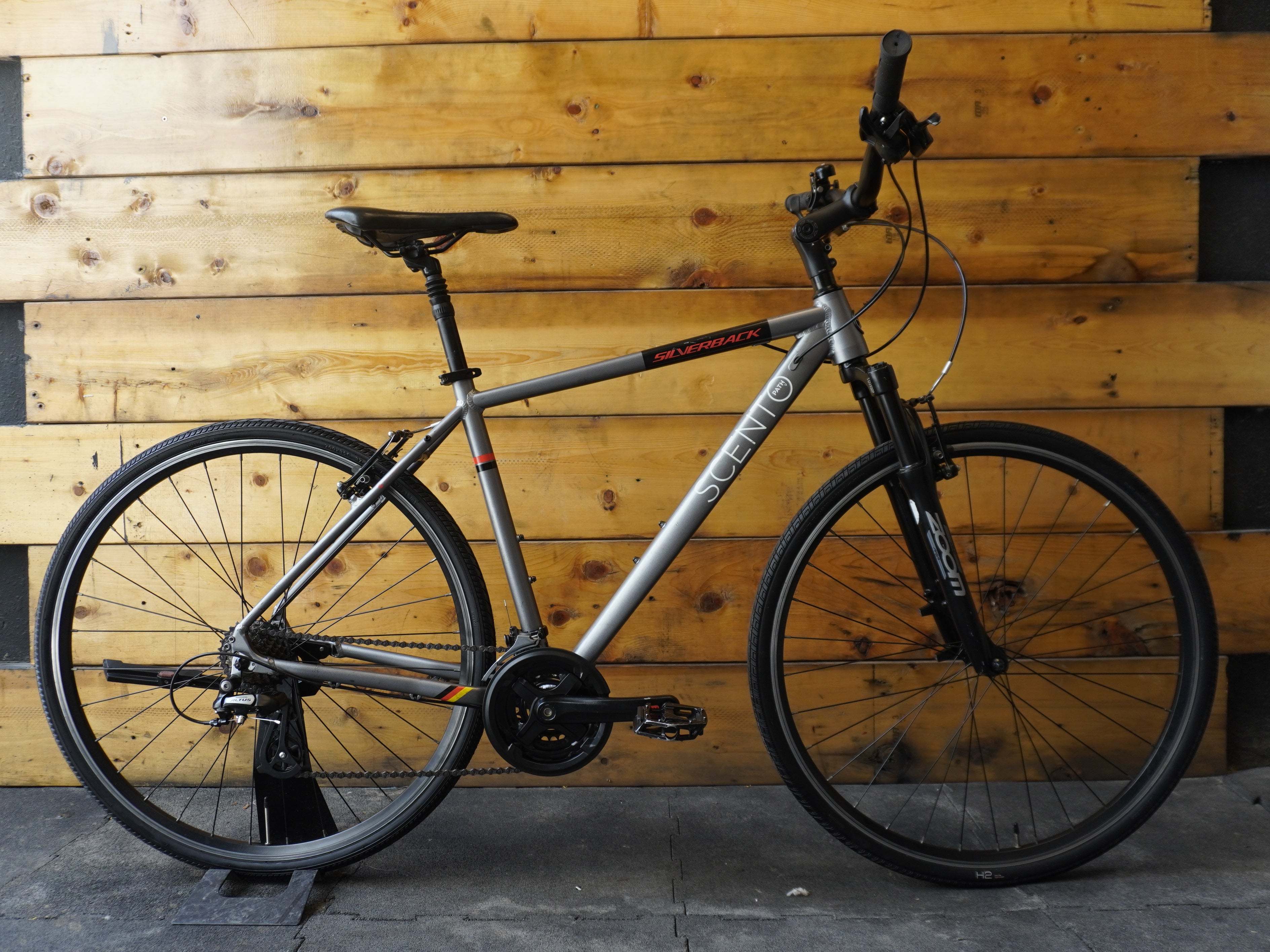 RENT Silverback Scento Path V Hybrid Bike