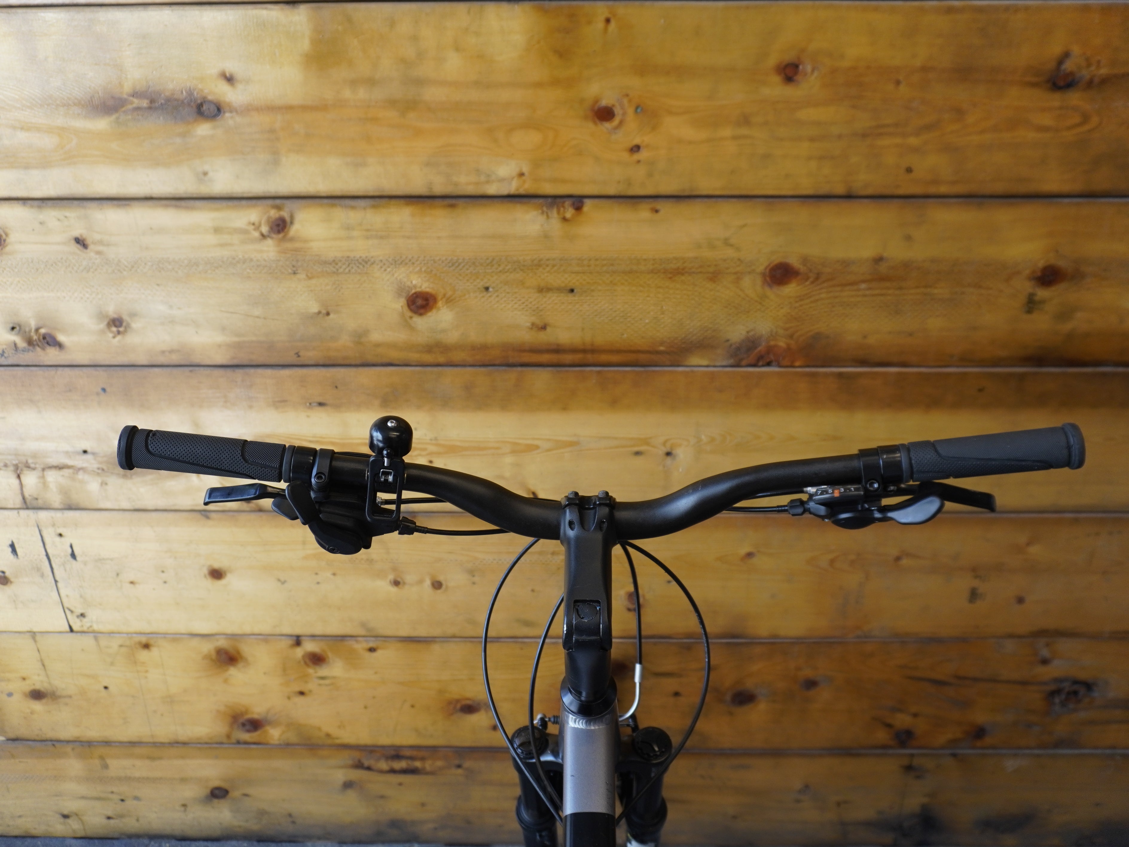 RENT Silverback Scento Path V Hybrid Bike