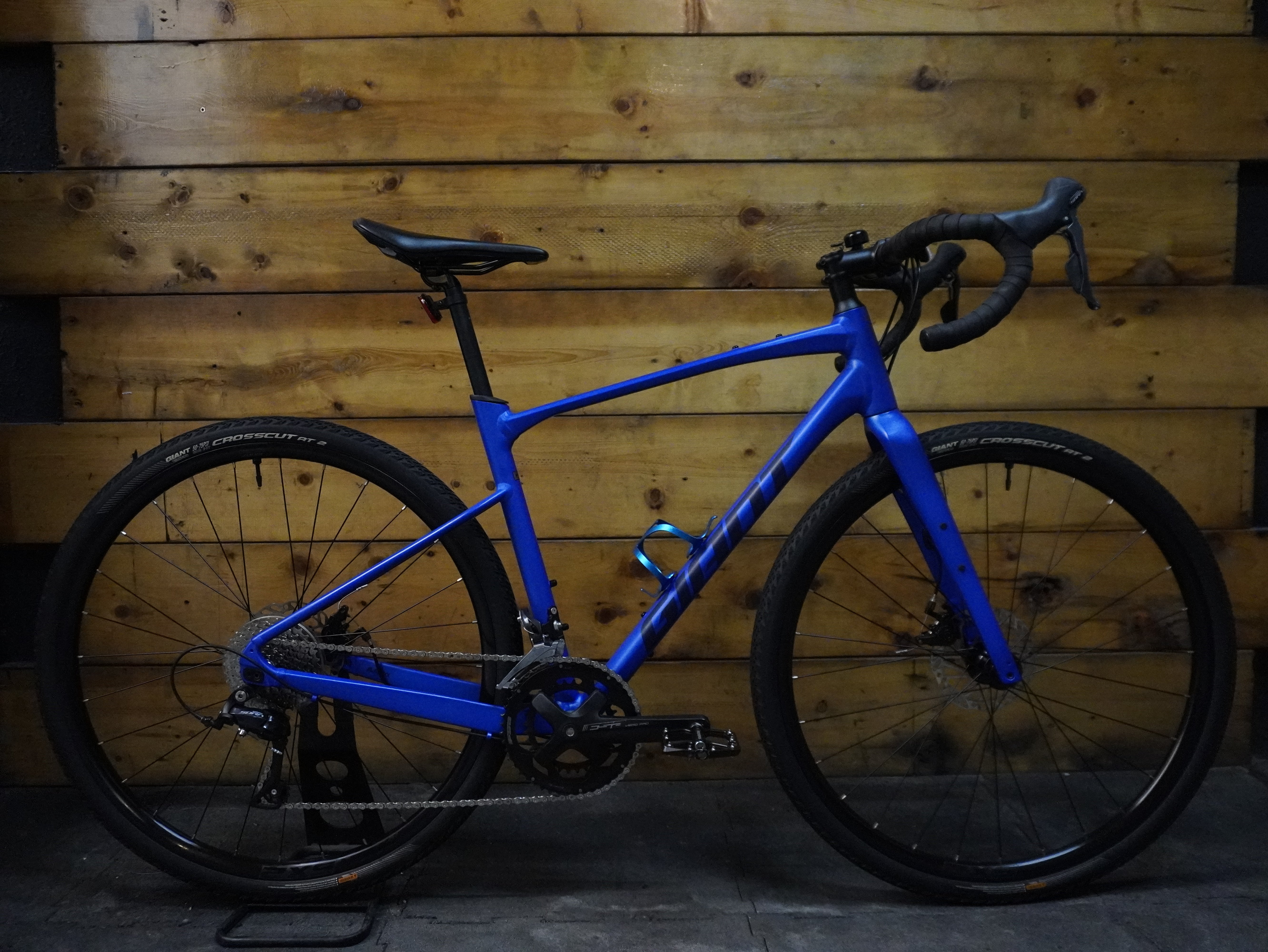 RENT Giant Revolt 2 Gravel Bike